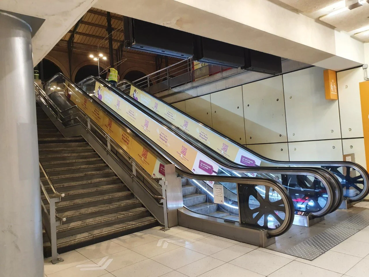 thumbnail_Escalators EMV8d.jpg