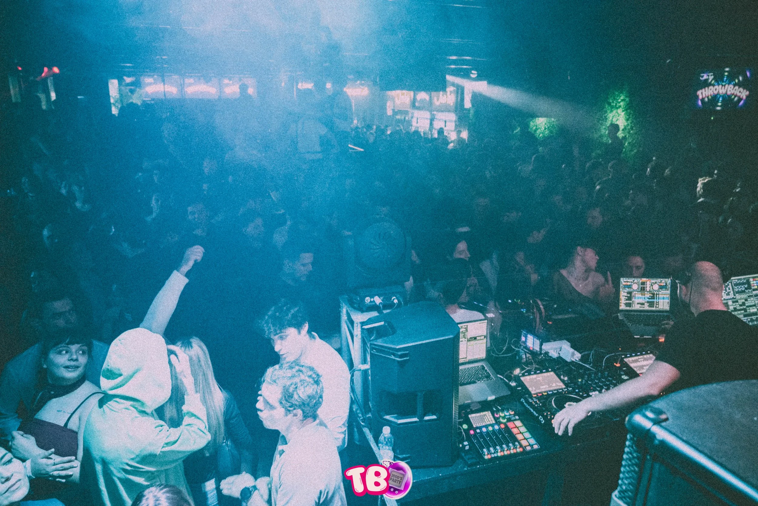 26.01.05 Throwback-105.jpg