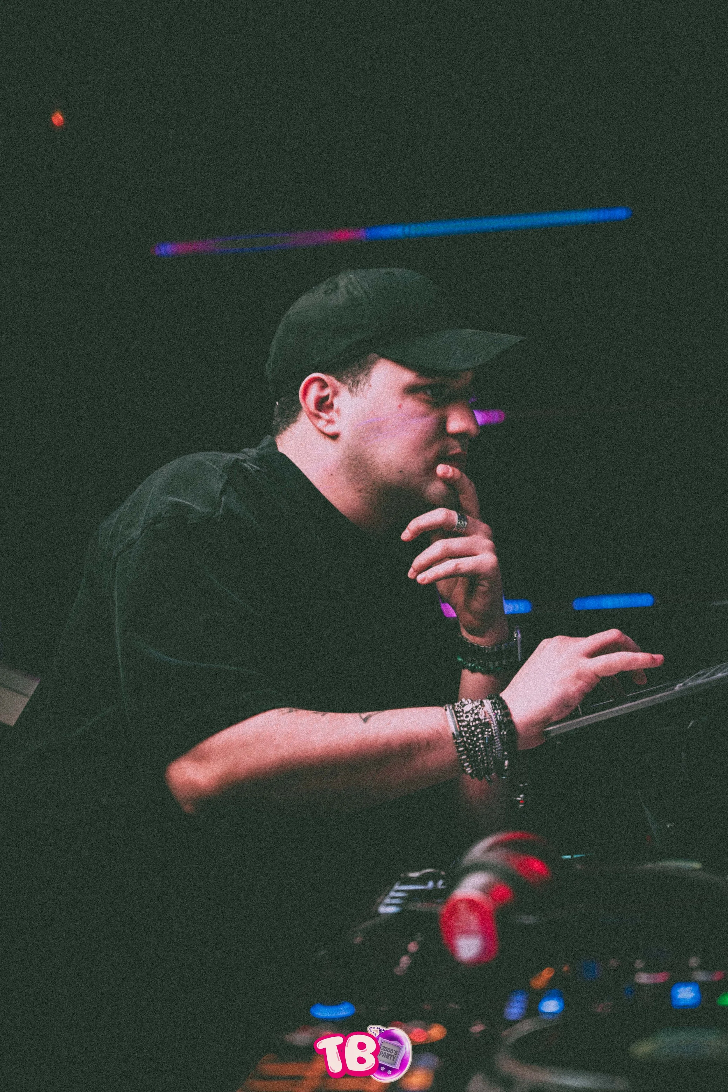 26.02.06 trhowback -1.jpg