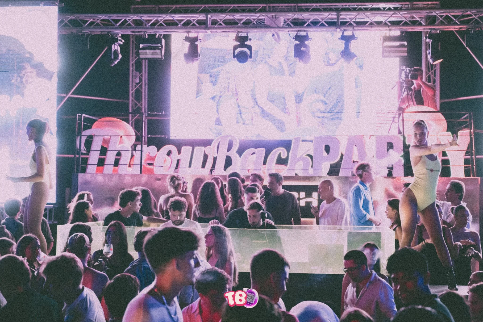 26.08.27 throwback a-011.jpg
