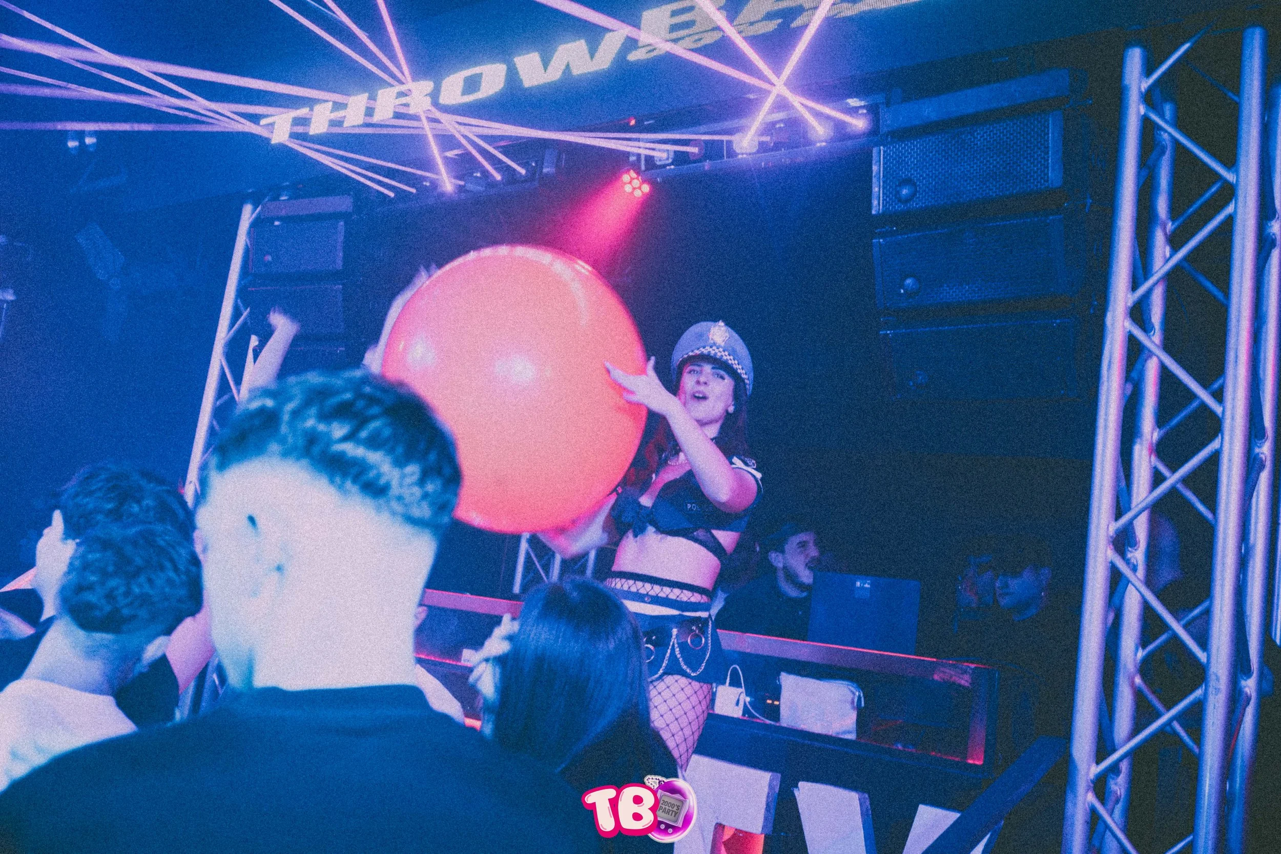 26.02.06 trhowback -103.jpg