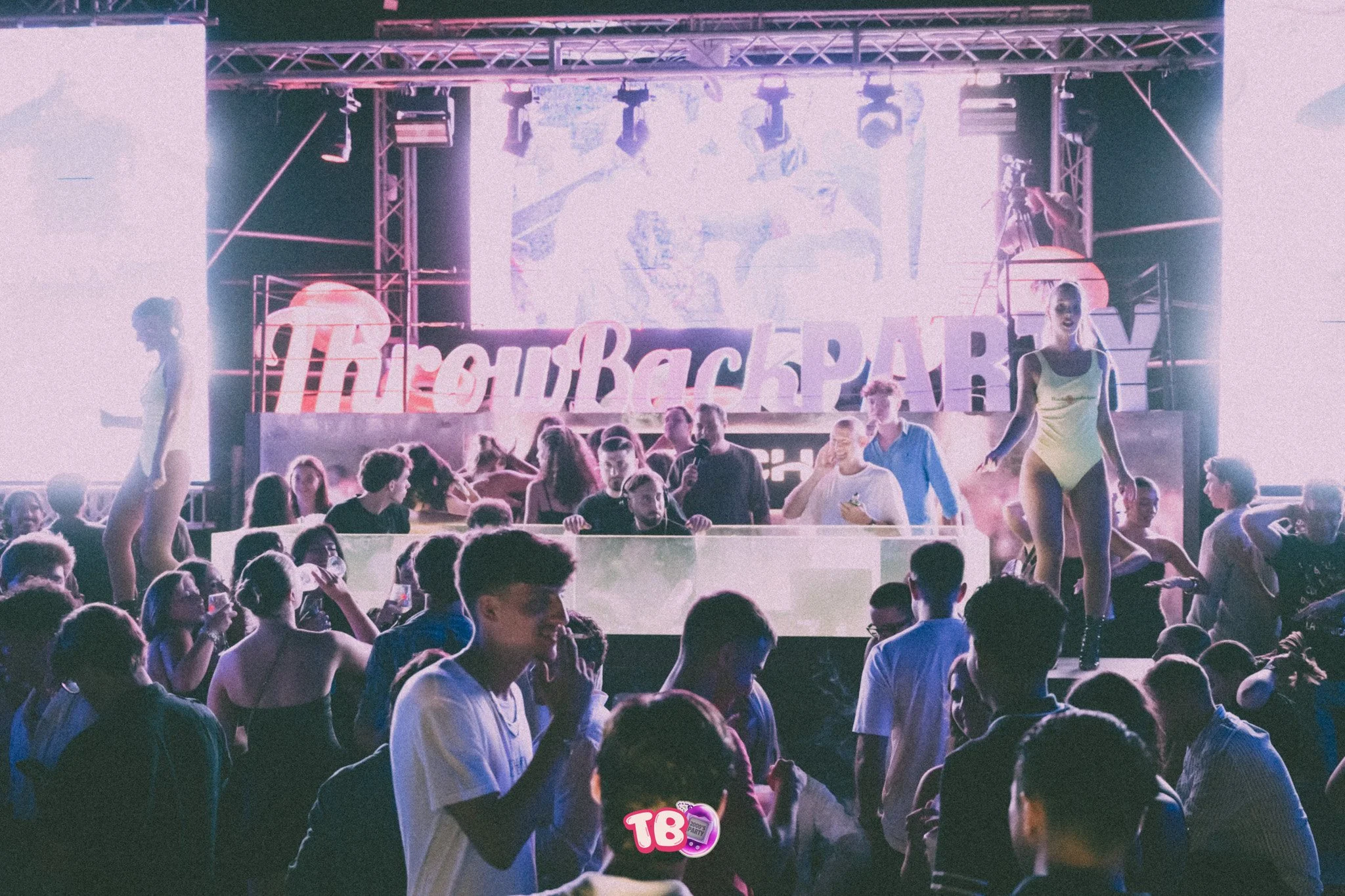 26.08.27 throwback a-010.jpg