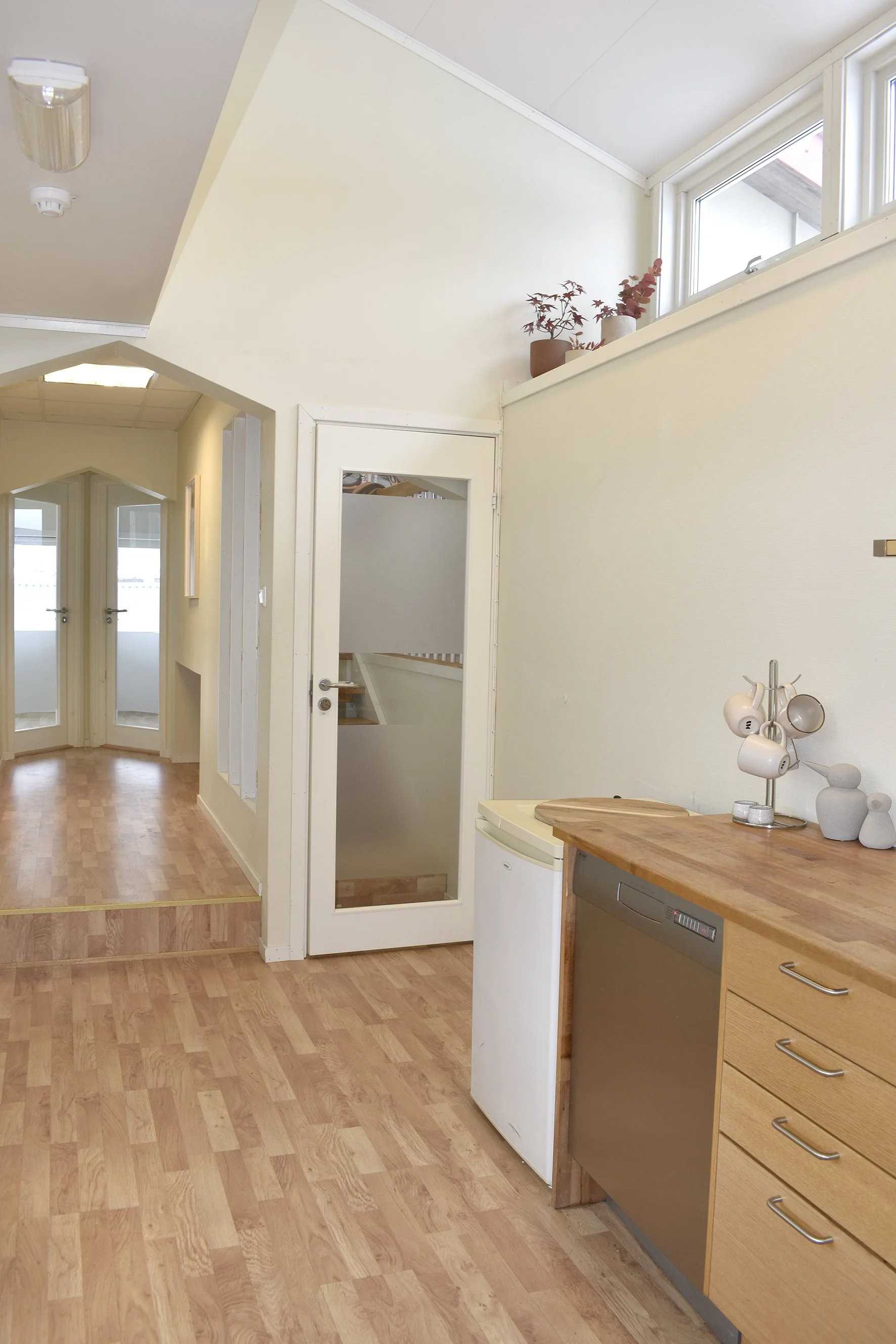 En av mange kjøkkenkroker, Bygg D