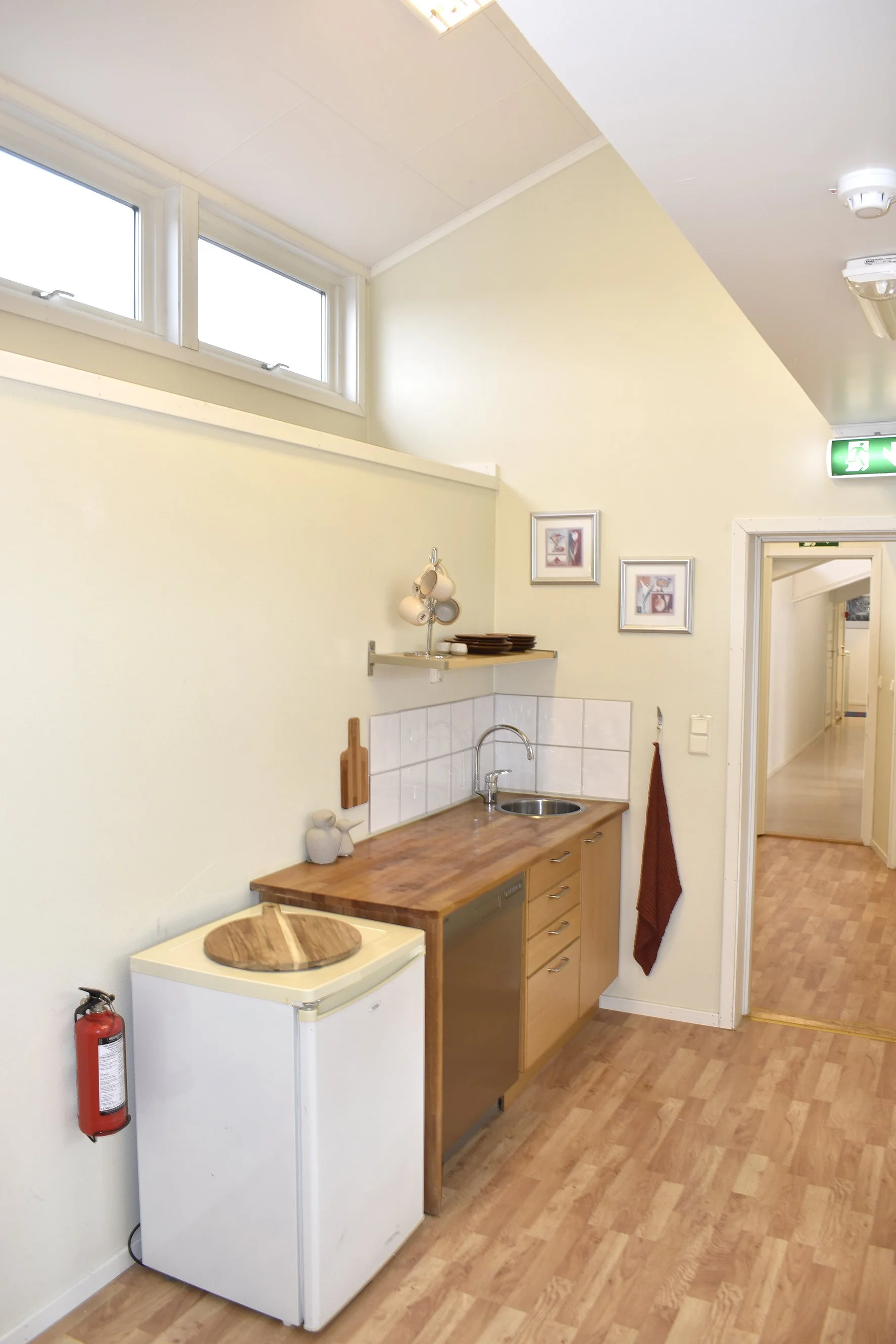 En av mange kjøkkenkroker, Bygg D