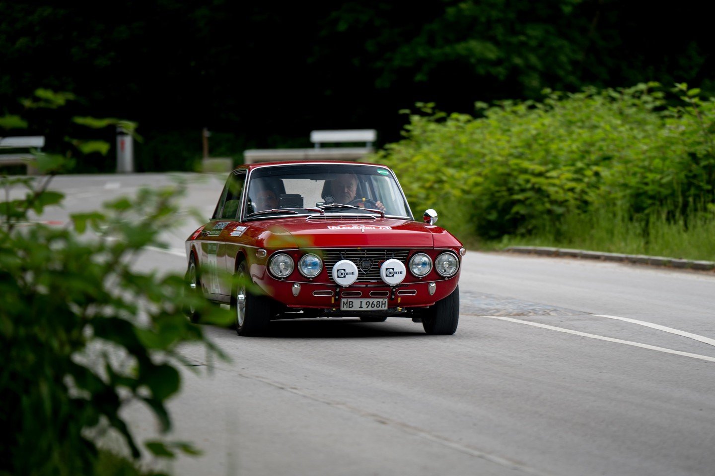 Classic beauties on the road. Alpenfahrt Revival 2025 brought together some of the most stunning vintage cars through the Austrian Alps. Every curve tells a story, every detail a piece of automotive history.

#AlpenfahrtRevival #VintageCars #ClassicC