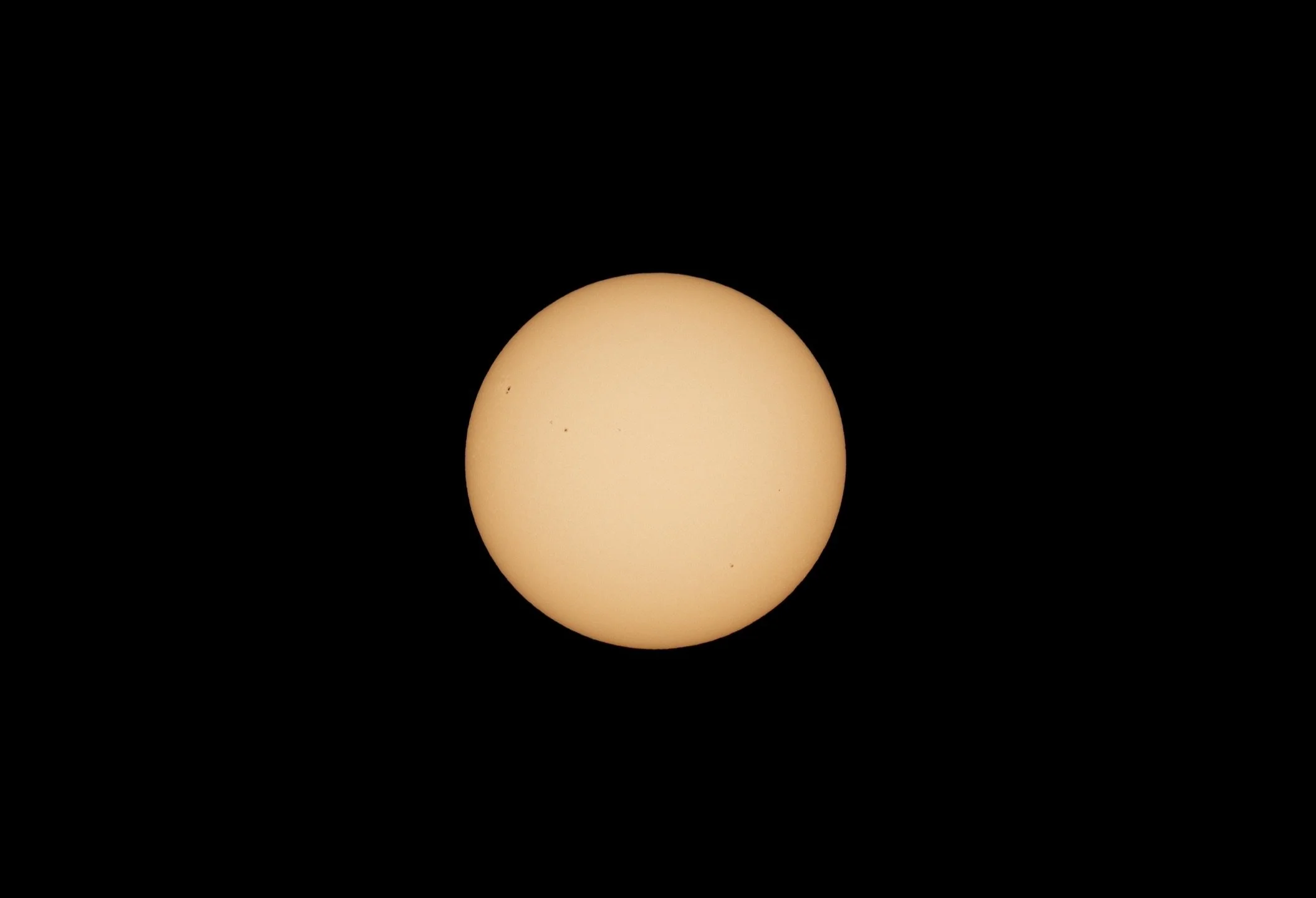 solar eclipse 2026 ✨

Sony A7V
Lacerta 80/500 ED-APO 
3d printed sun filter holder