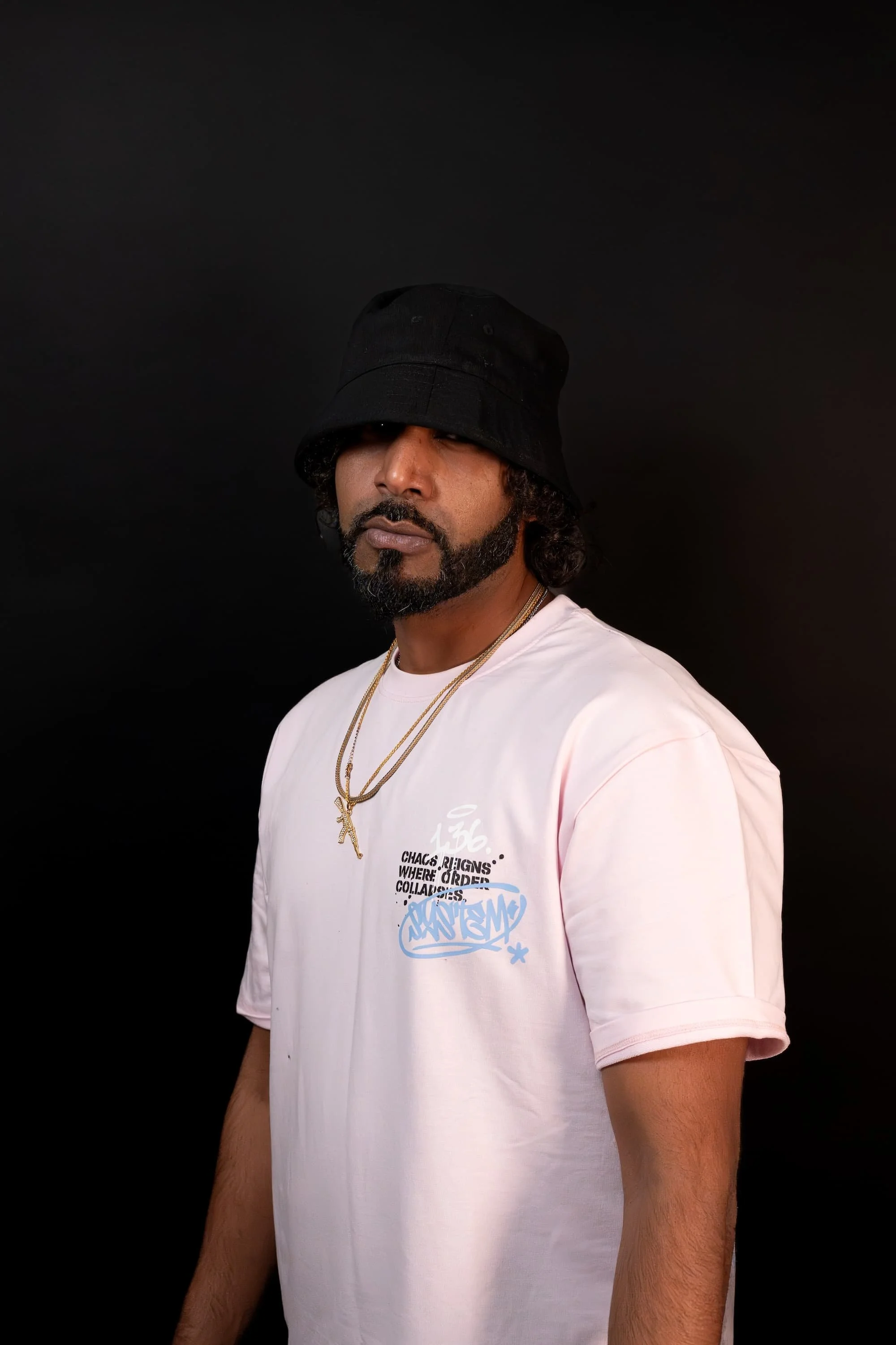 portrait-artist-hiphop-studio-black-bg.jpg