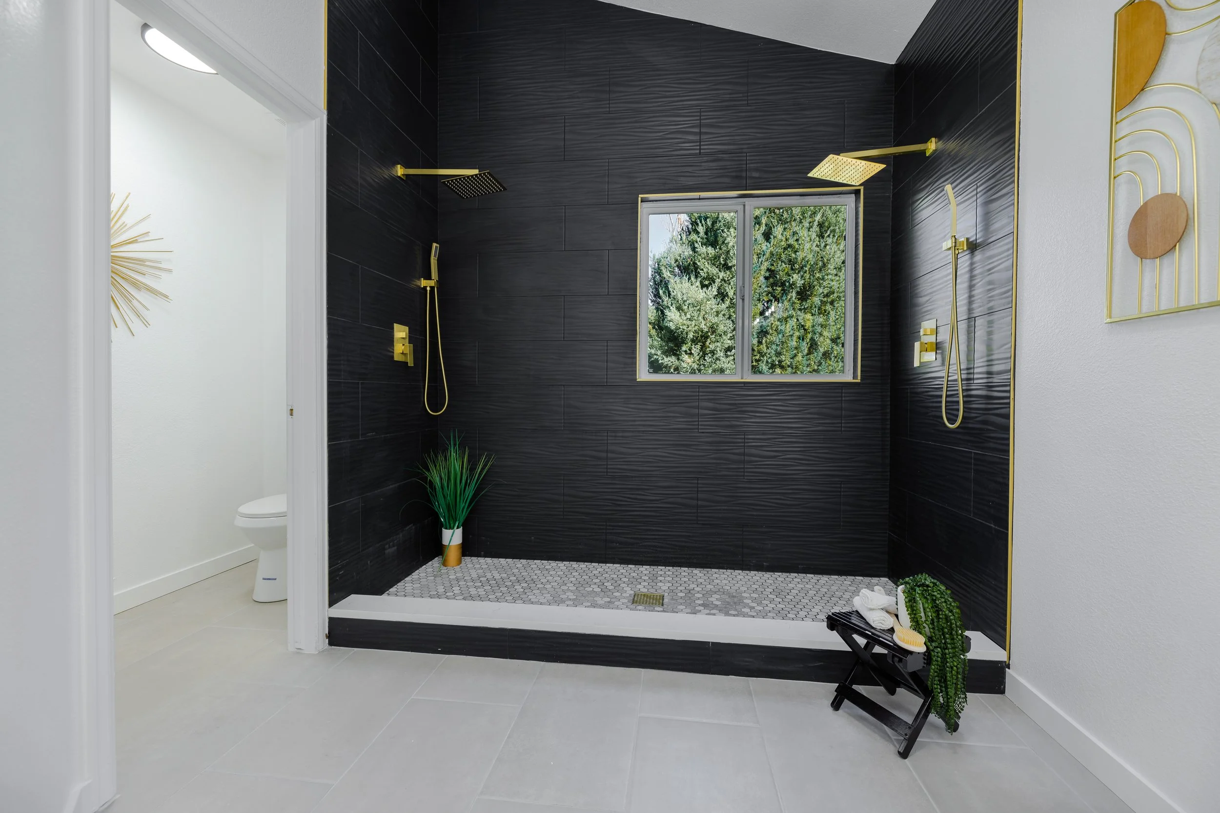 Master Bathroom-2.jpg