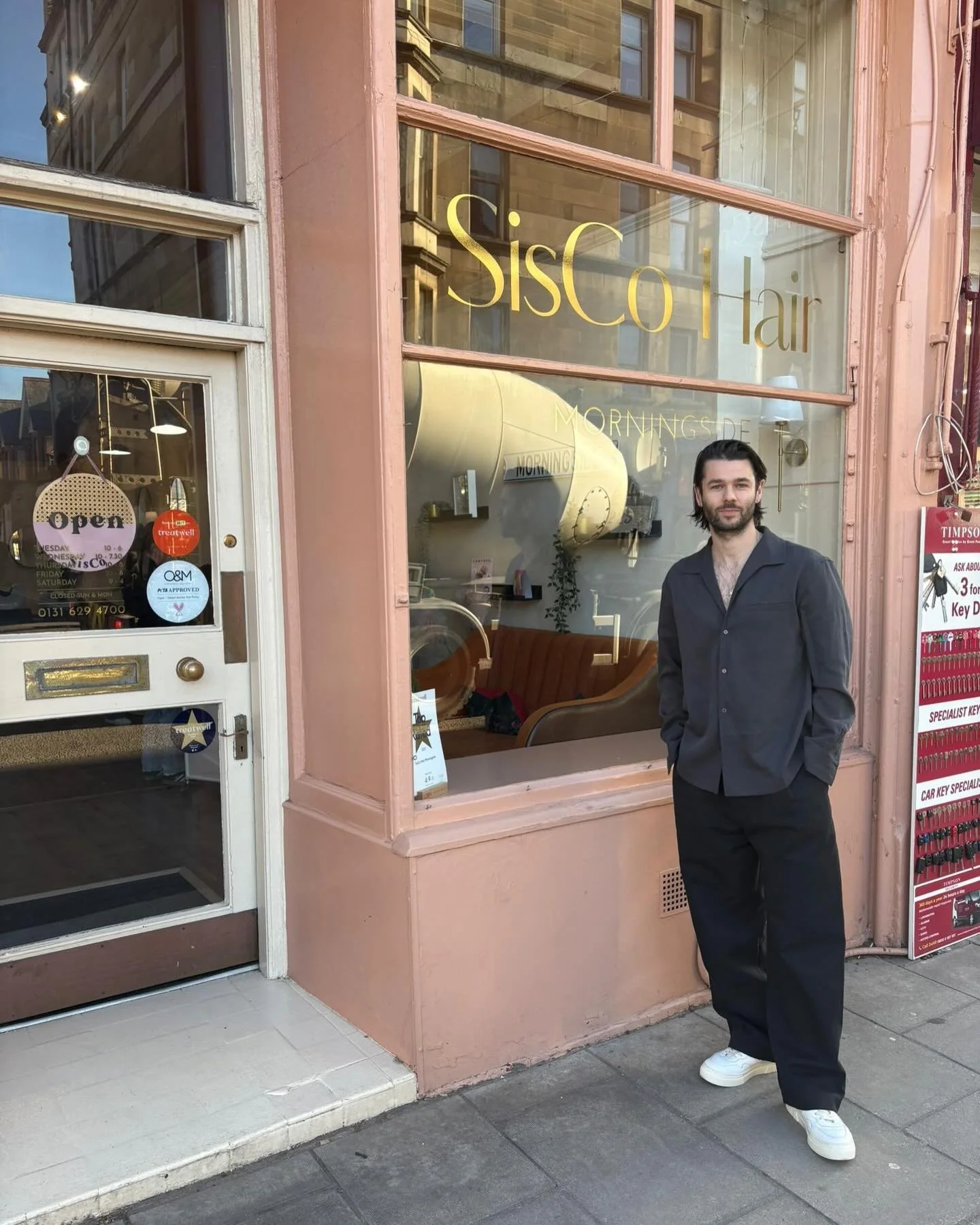 The lovely @kierantudorhair @wearecentred founder visiting the salon today in the Scottish sunshine 🌞 #wearecentred #scalpoil #hairvitamins