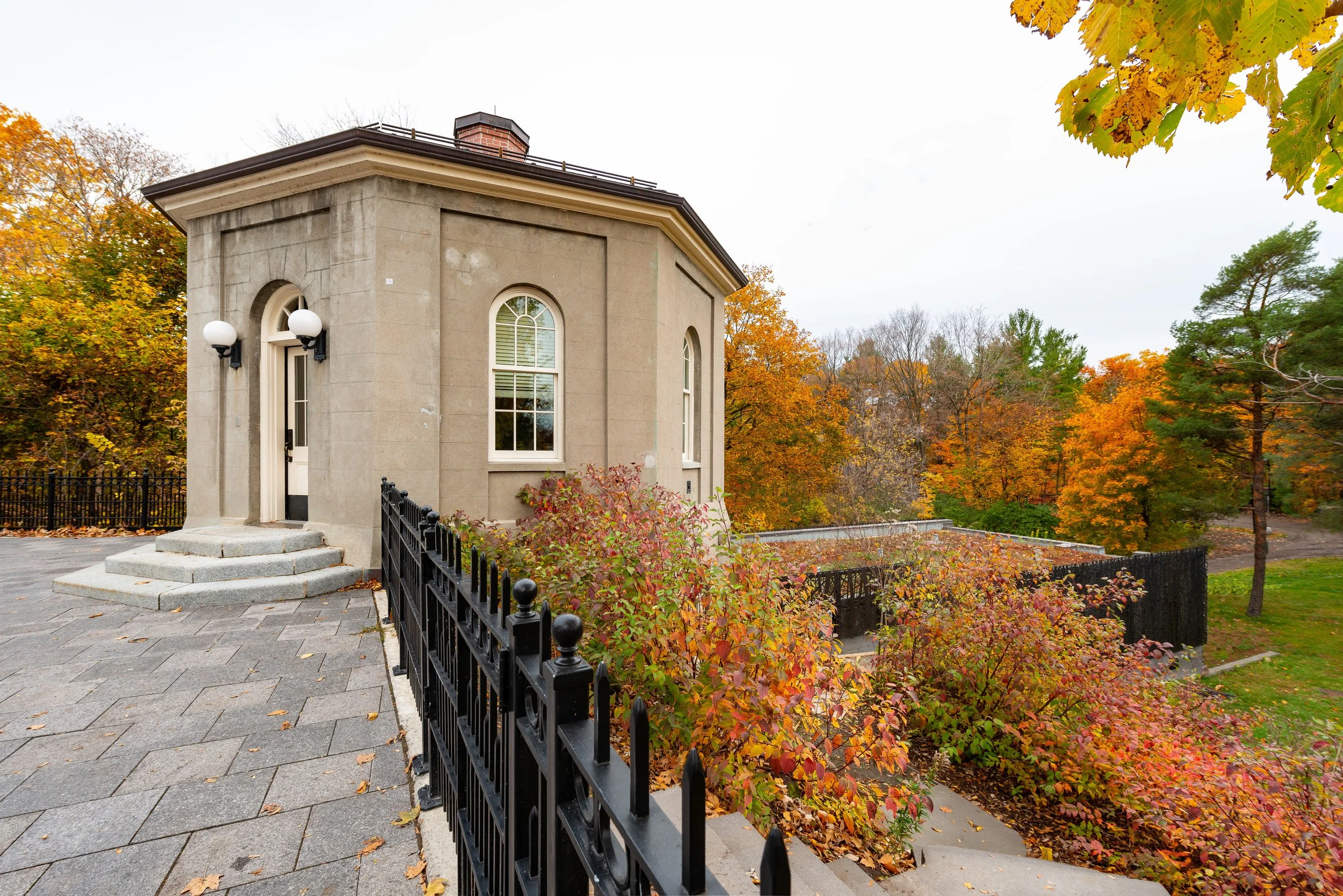 foot-guard-house-facade-2.jpg
