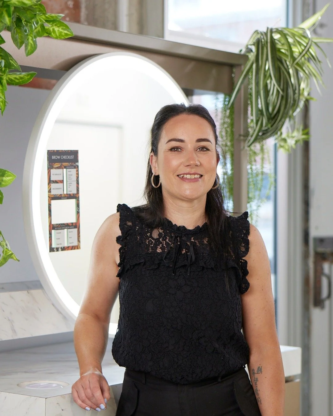 We&rsquo;re so excited to welcome Julie to Newmarket for Powder Brows! 
A familiar face at OFF&amp;ON for 15+ years, Julie&rsquo;s now bringing her expert skill and precision to those looking for beautifully, soft, defined brows. She will be in Newma