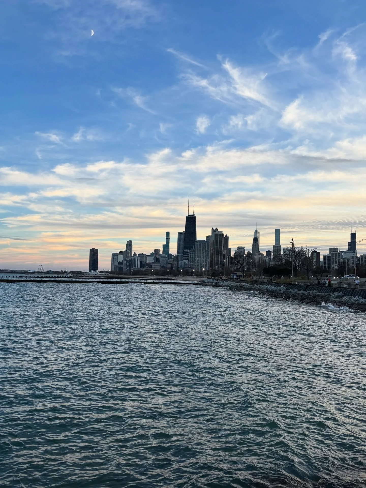Cheers to 5 years of living in Chicago 🥂

I love this city and I&rsquo;m so happy I moved here 🫶🏻

There are a lot of people and places that make this city special, and I looked through a lot of pics to decide what to post. But ultimately the lake