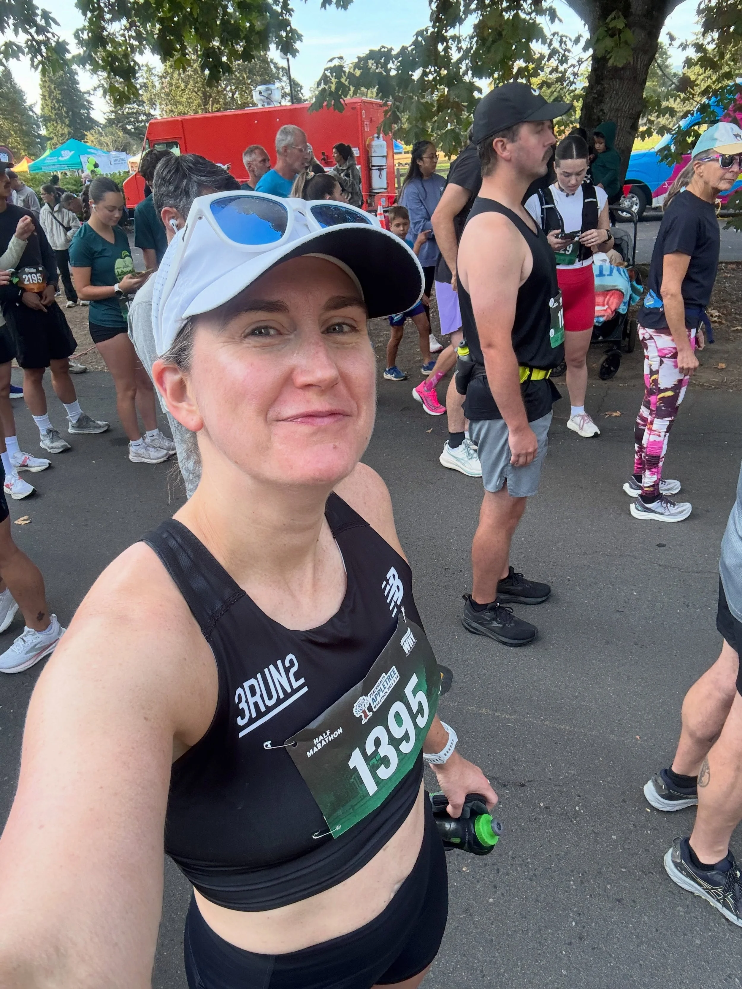 STATE 38 ✅

Less than 48 hours in the PNW, crossing off Washington from the list and one state closer to hitting my goal of running a half or full marathon in every state 😎

This was a small, well-organized race right across the river from Portland,