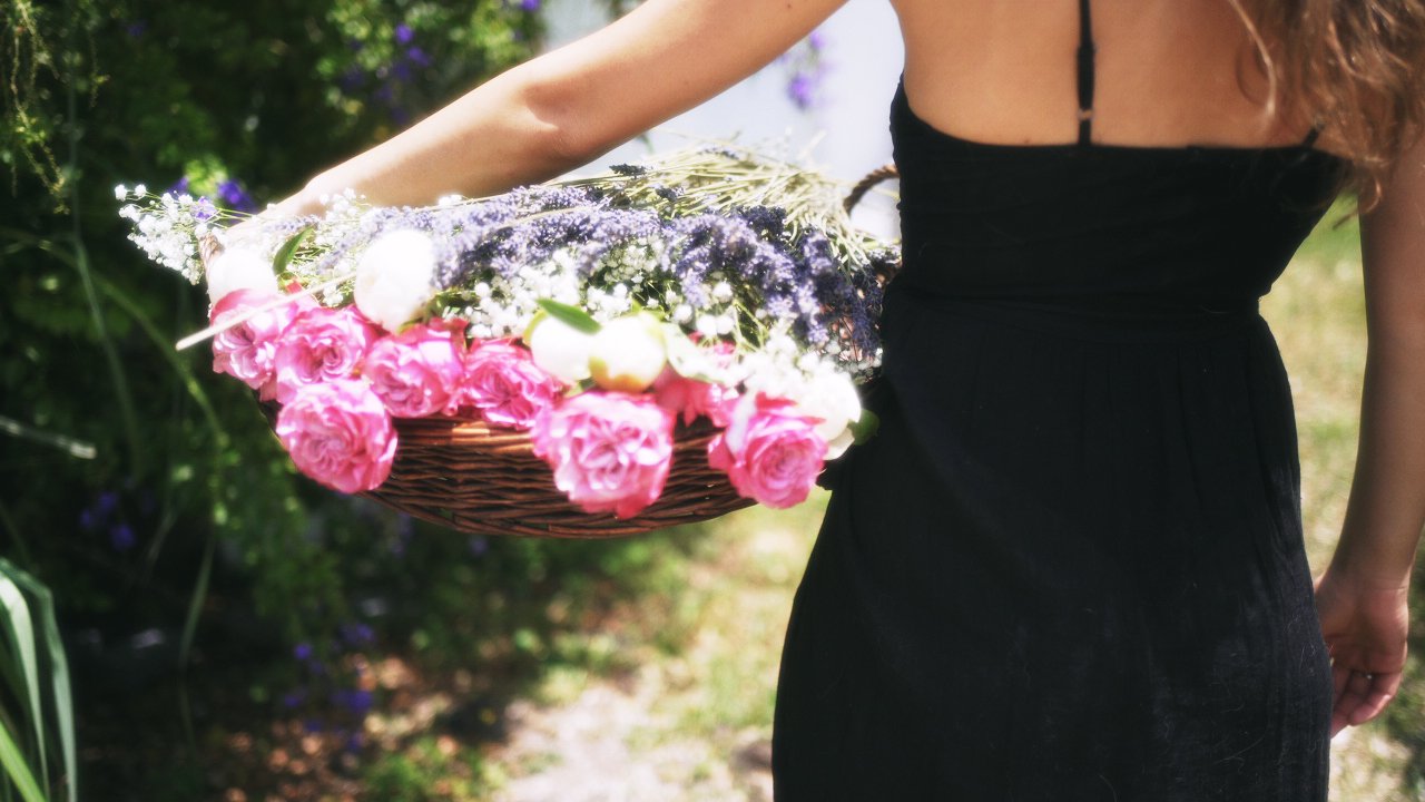 Keep the Flowers THMBNL by Darya Sea Films-5.jpg