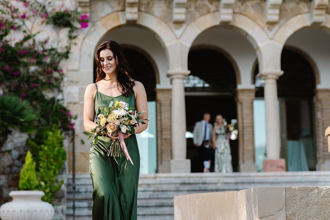 The bridesmaids serving boho realness✨
.
.
.
📸 @witekphotography &amp; @nikhilshastri 
.
.
.
#luxuryweddingsbarcelona #wedding #luxurywedding #luxury #luxuryvilla #luxurylifestyle #luxurylife #luxuryhomes #love #boho #bohochic #bohowedding #colorpal