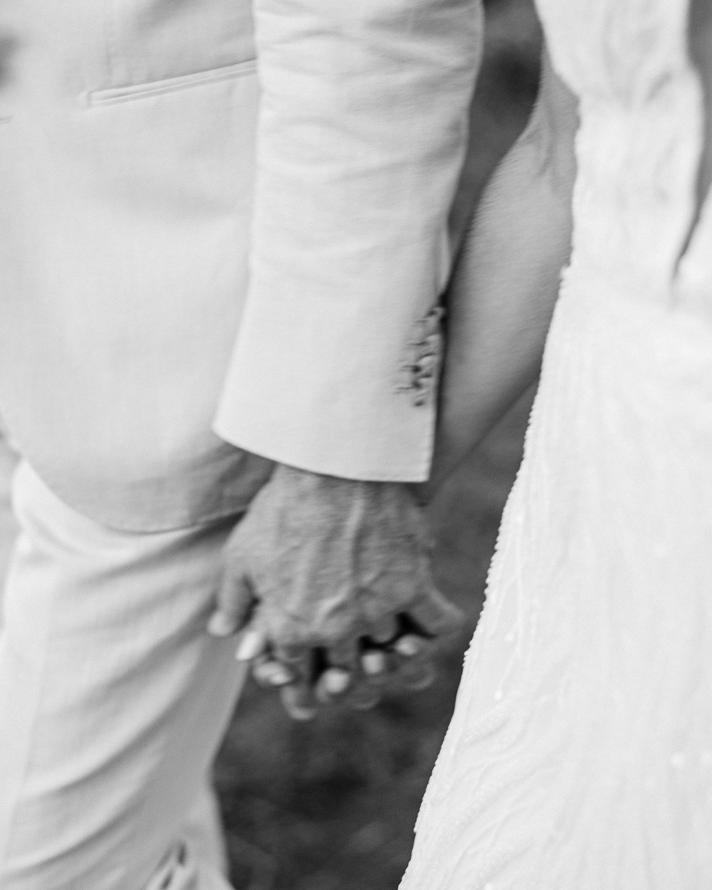 About the hands. What they hold. What they mean. And the quiet symbolism behind them.

#luxuryweddingsbarcelona #DestinationWeddingInSpain #WeddingInEurope #ModernWeddingStyle #LuxuryBride #QuietLuxuryWeddings