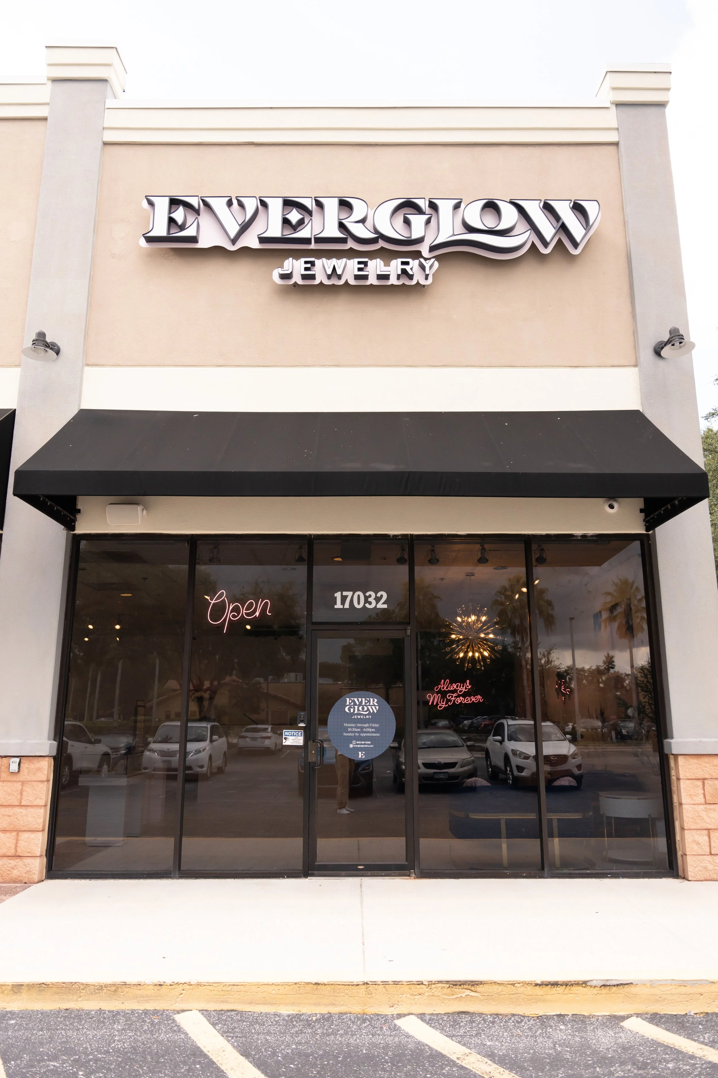 What Makes Everglow Jewelry Different From Chain Jewelry Stores?