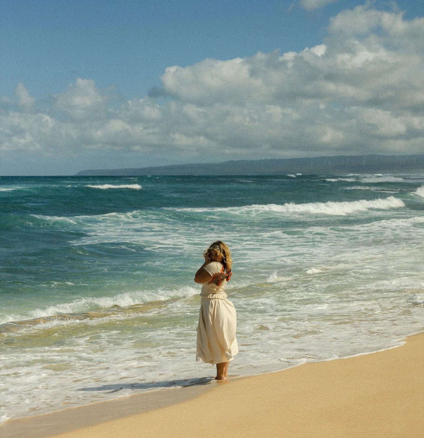 BOOKING JAN-APRIL ON OAHU 🌺 I&rsquo;m so excited to spend the first few months of 2026 in one of my favorite places :) 

shot by @amanda.kioko.photo