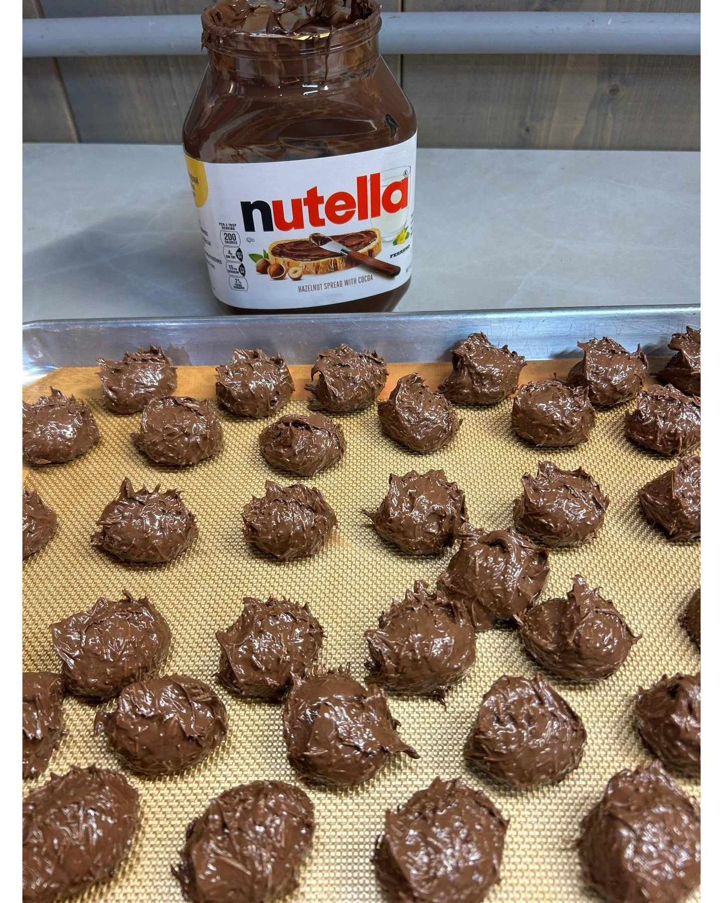 Nutella stuffed cookies again this weekend!! 🌰