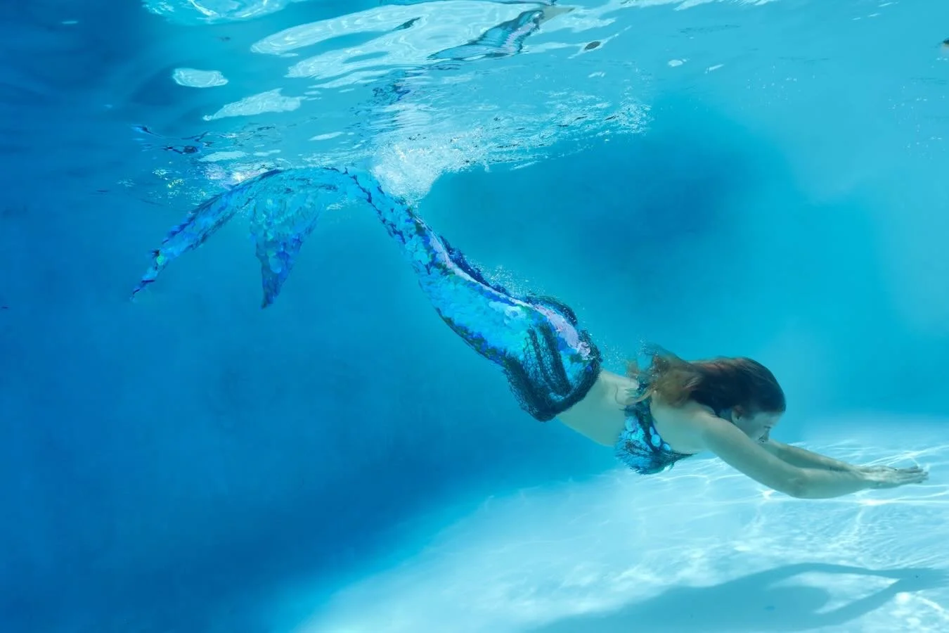 Diving into life with full gusto to appreciate the depth and beauty with all the light and shadows that exist in our modern day times is quite admirable, like dear @whitnie.nichole is doing here. 💦 

It was an honor to shoot her in my pool for this 