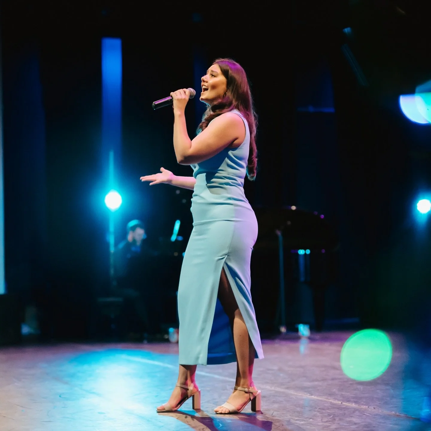 I&rsquo;ve lived many lives these past few months 😮&zwj;💨
Working backwards I&hellip;
1. Performed at @a_christmas_cabaret 🎄🎤
2. Graduated from @rmituniversity with an Associate Degree in Professional Writing &amp; Editing (with Distinction) 🎓✏️