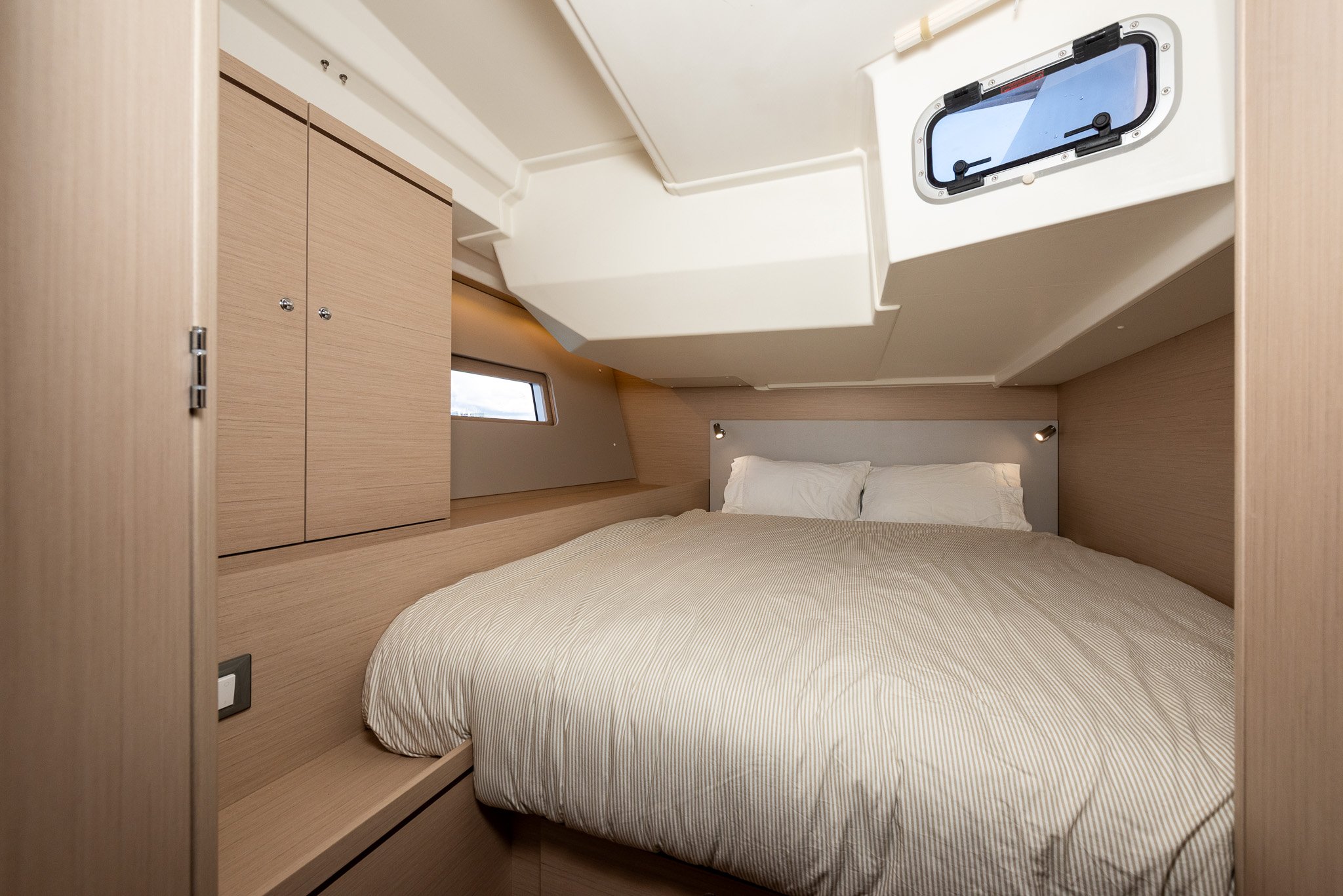 Oceanis 51.1-39.jpg