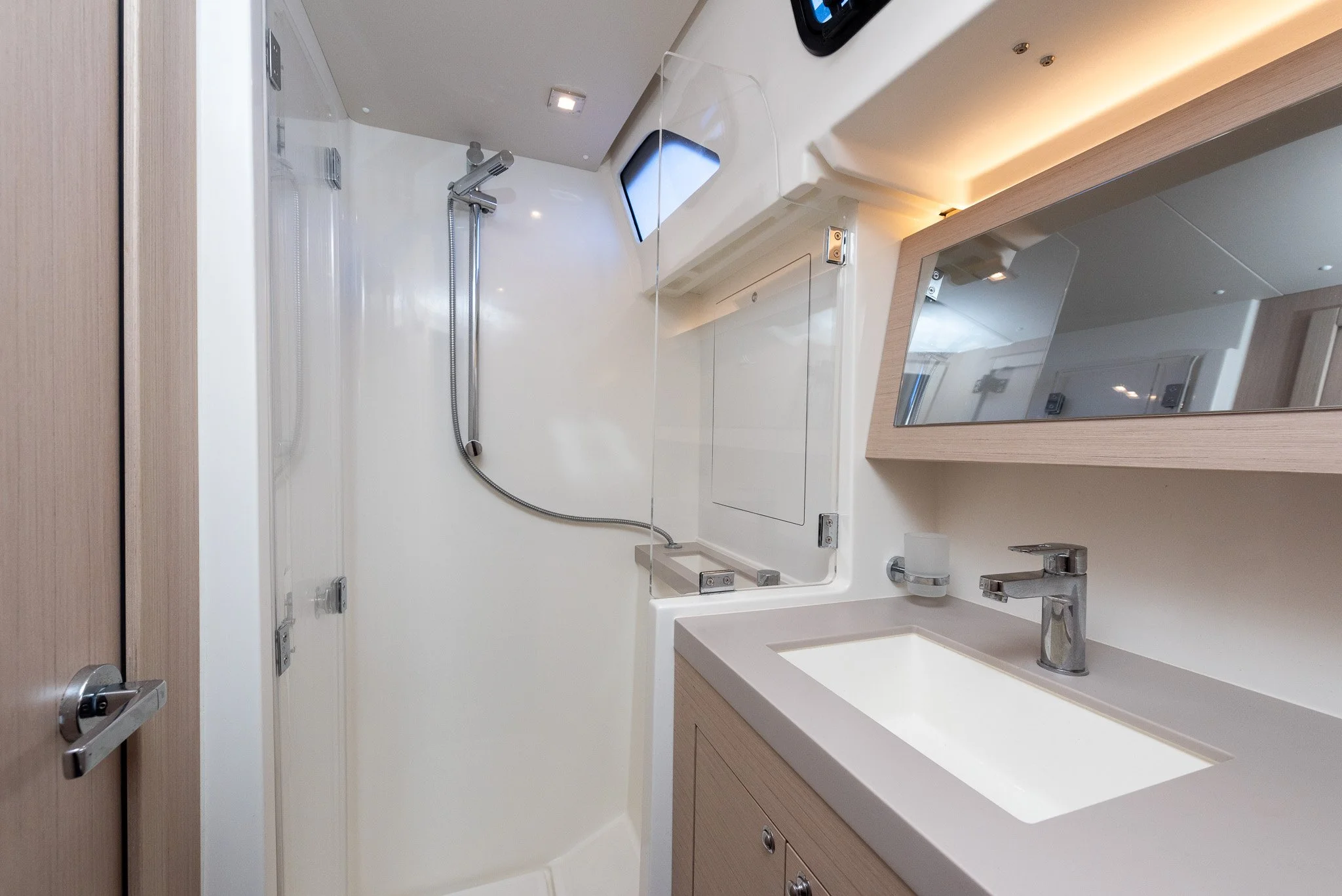 Oceanis 51.1-37.jpg