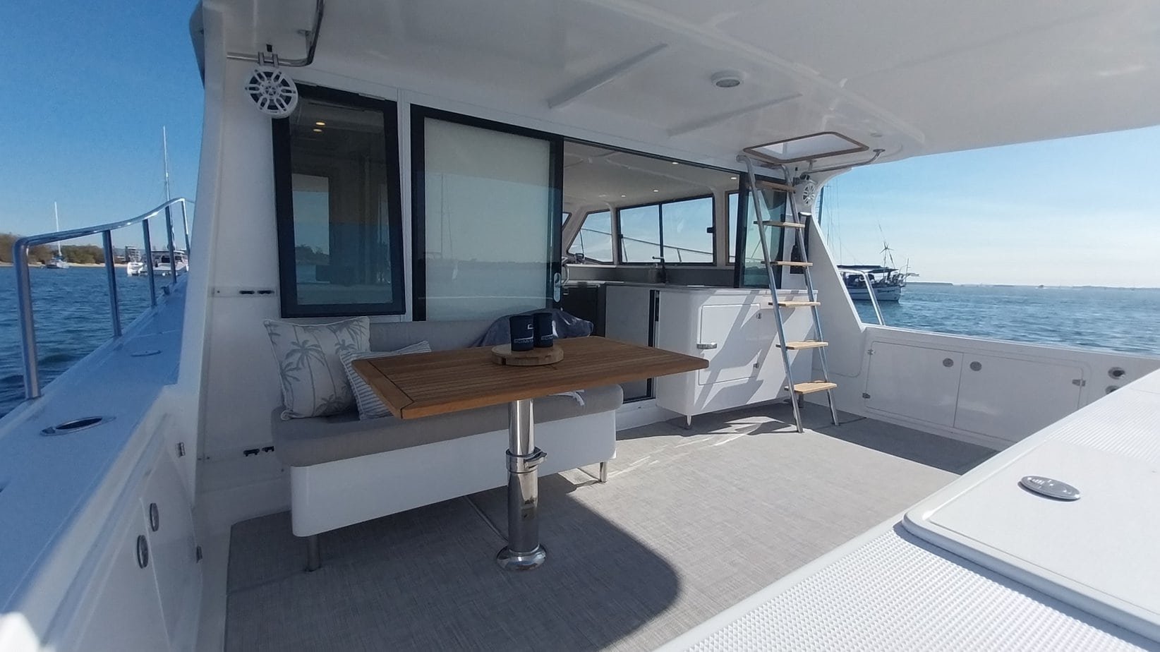 Scimitar Power Catamaran
