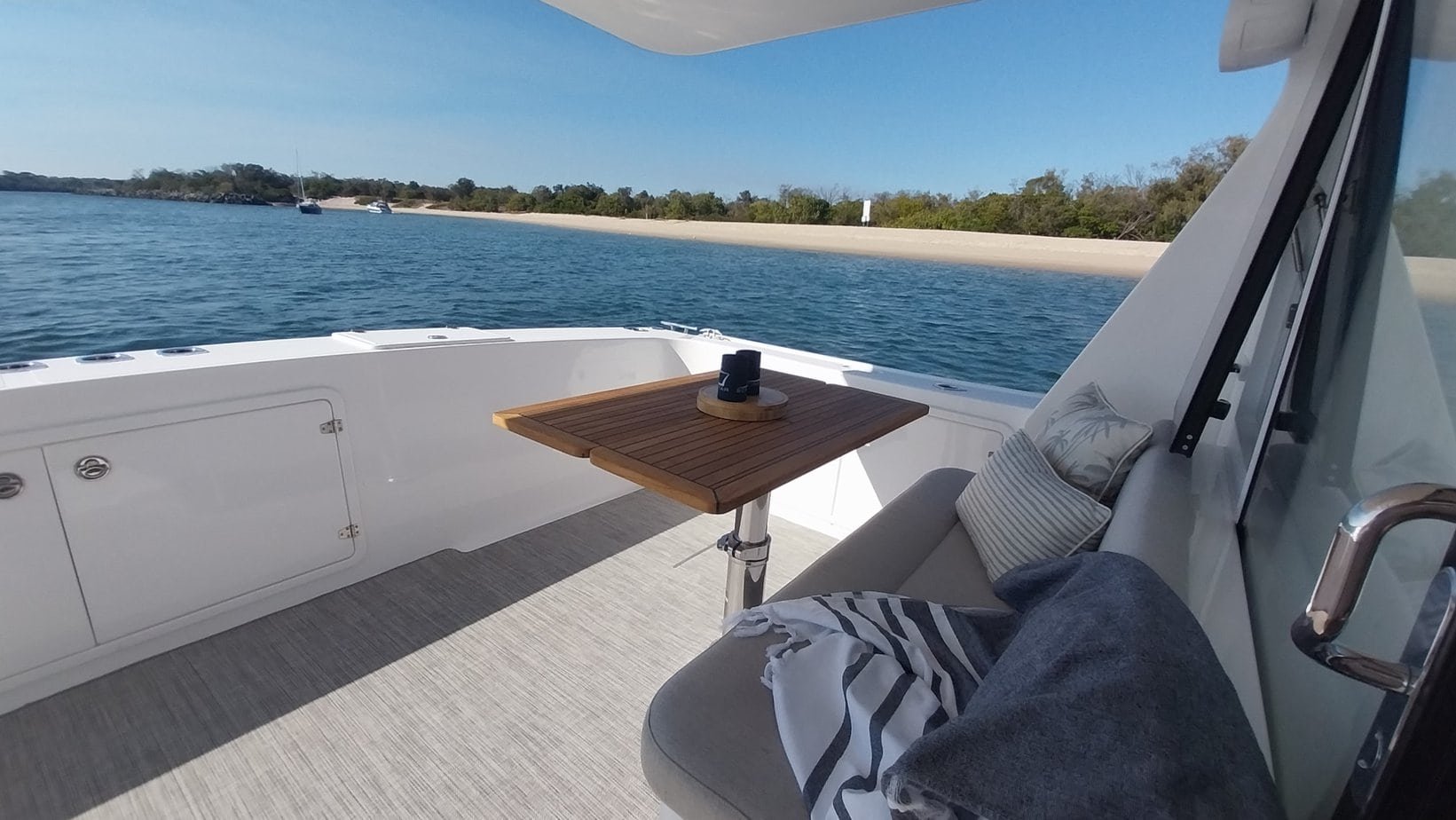 Scimitar Power Catamaran