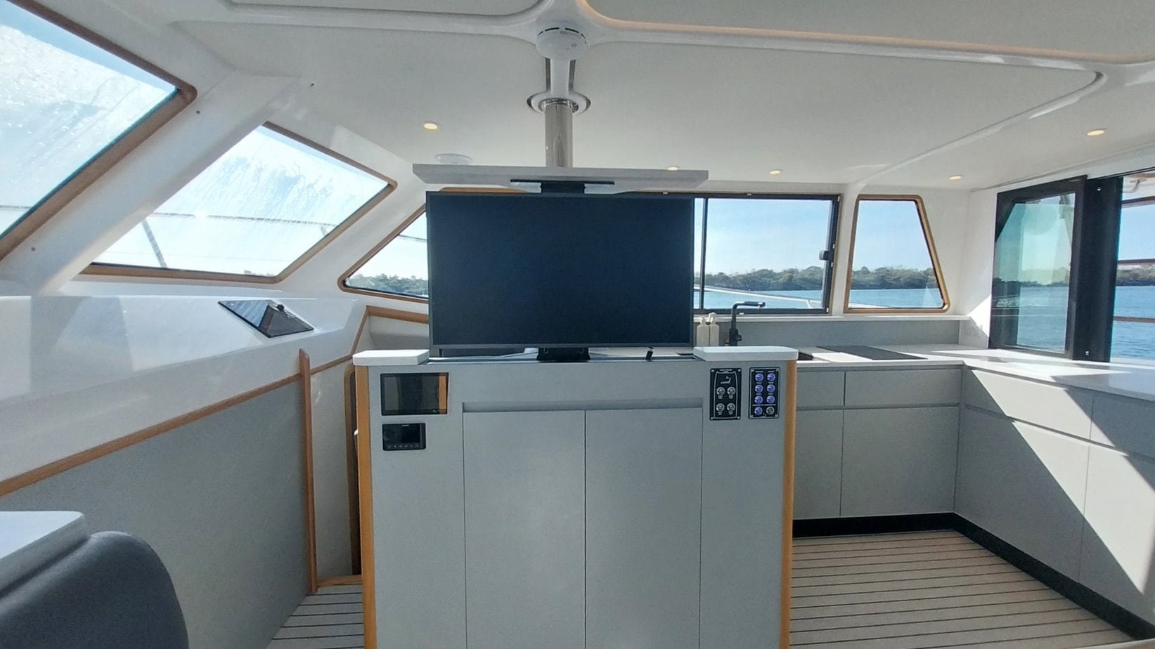 Scimitar Power Catamaran