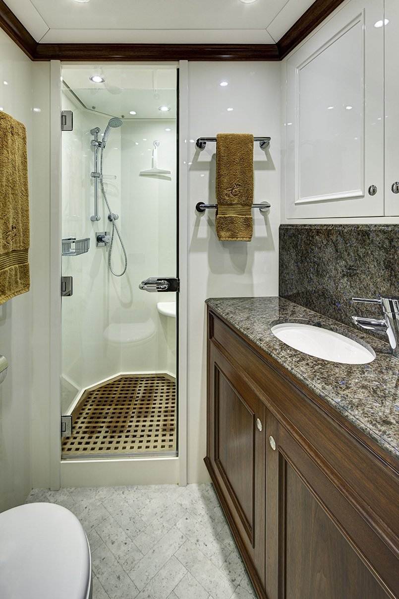 AY45 Crew Ensuite #1 a .jpg