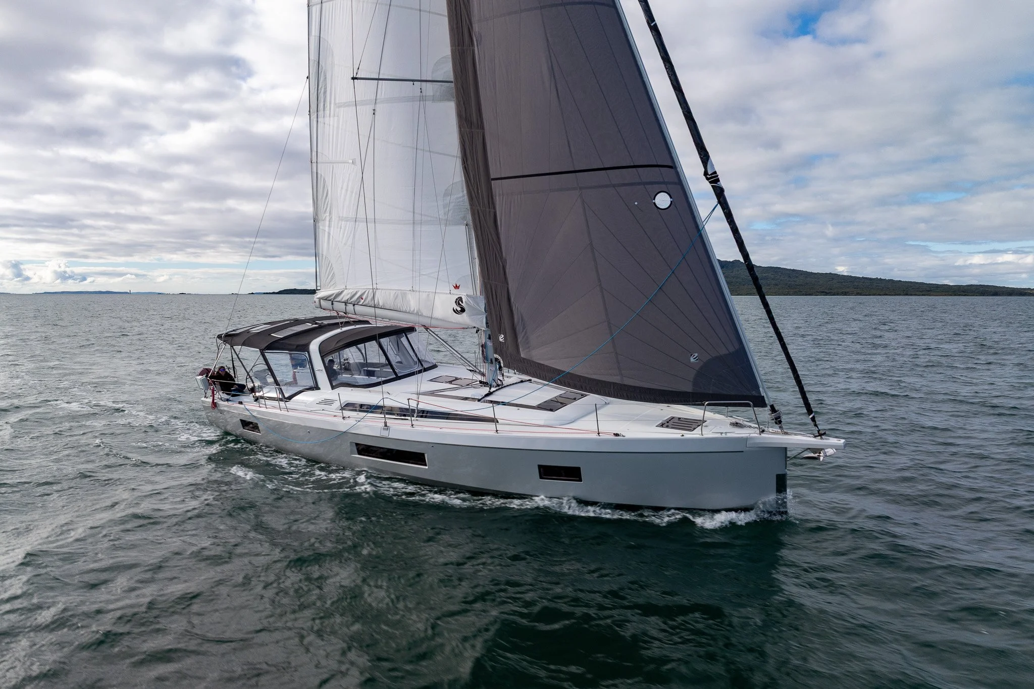 Oceanis 51.1-3.jpg