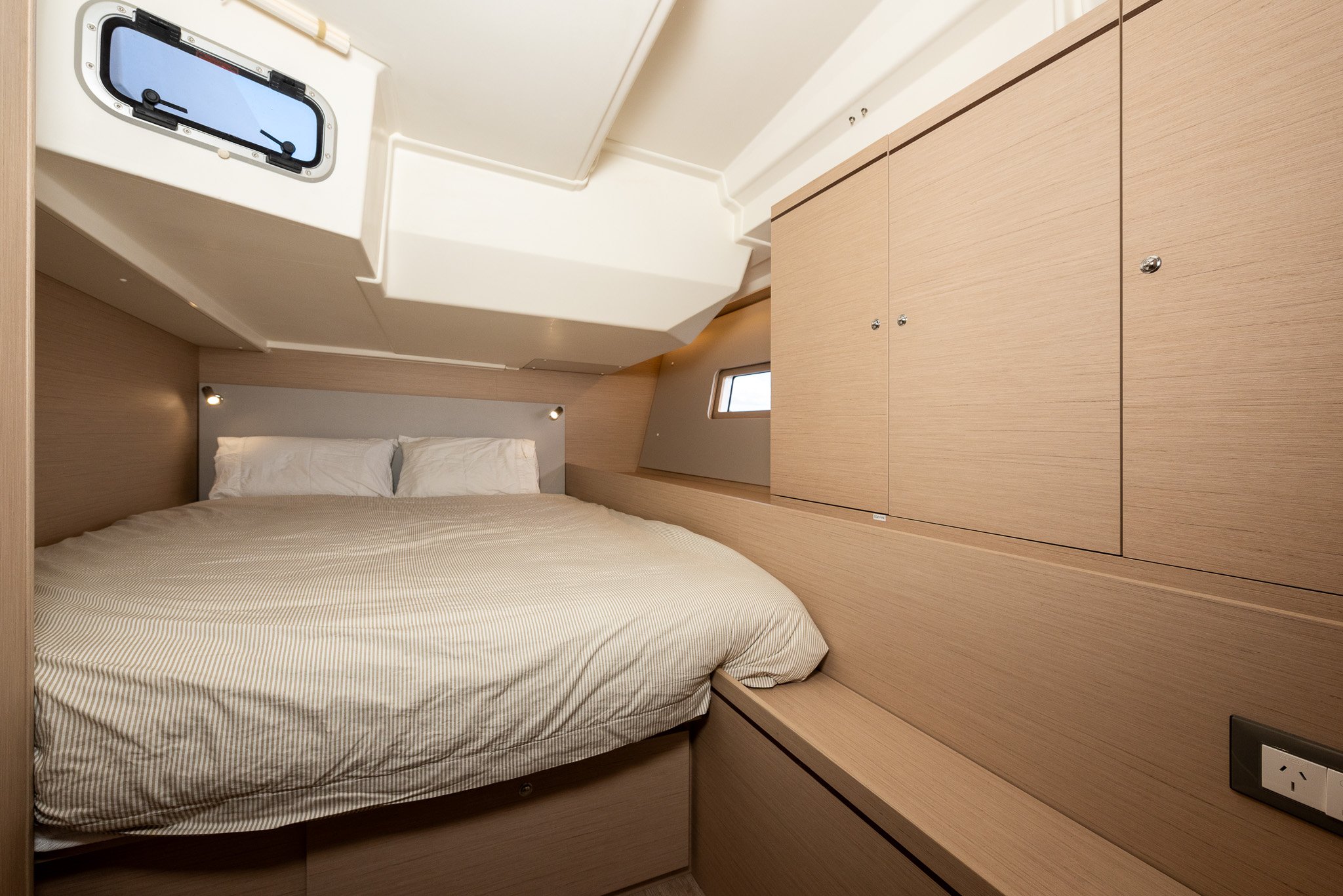 Oceanis 51.1-36.jpg