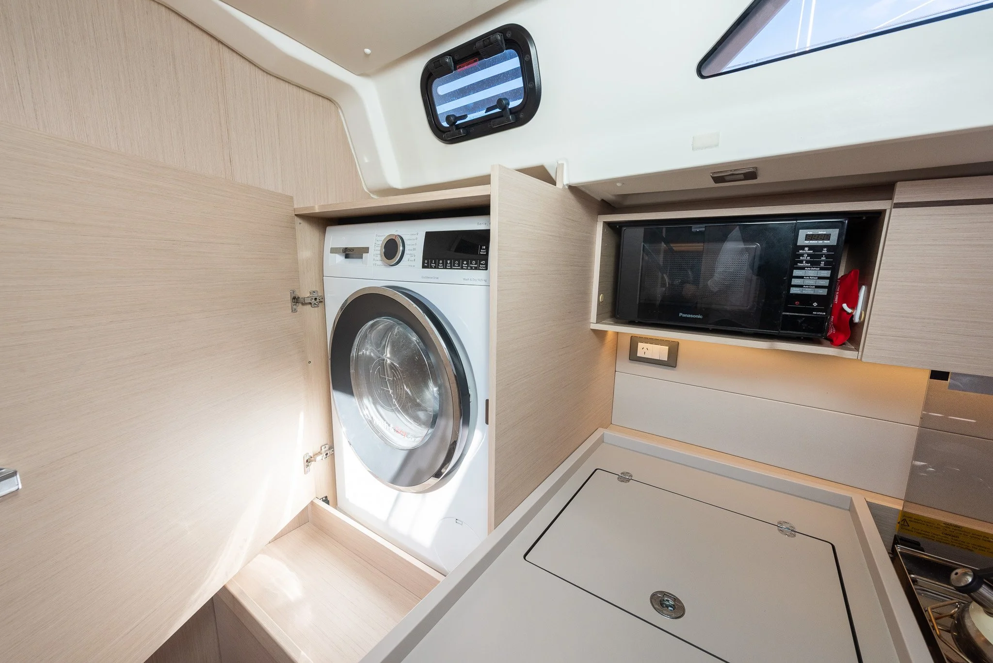 Oceanis 51.1-40.jpg