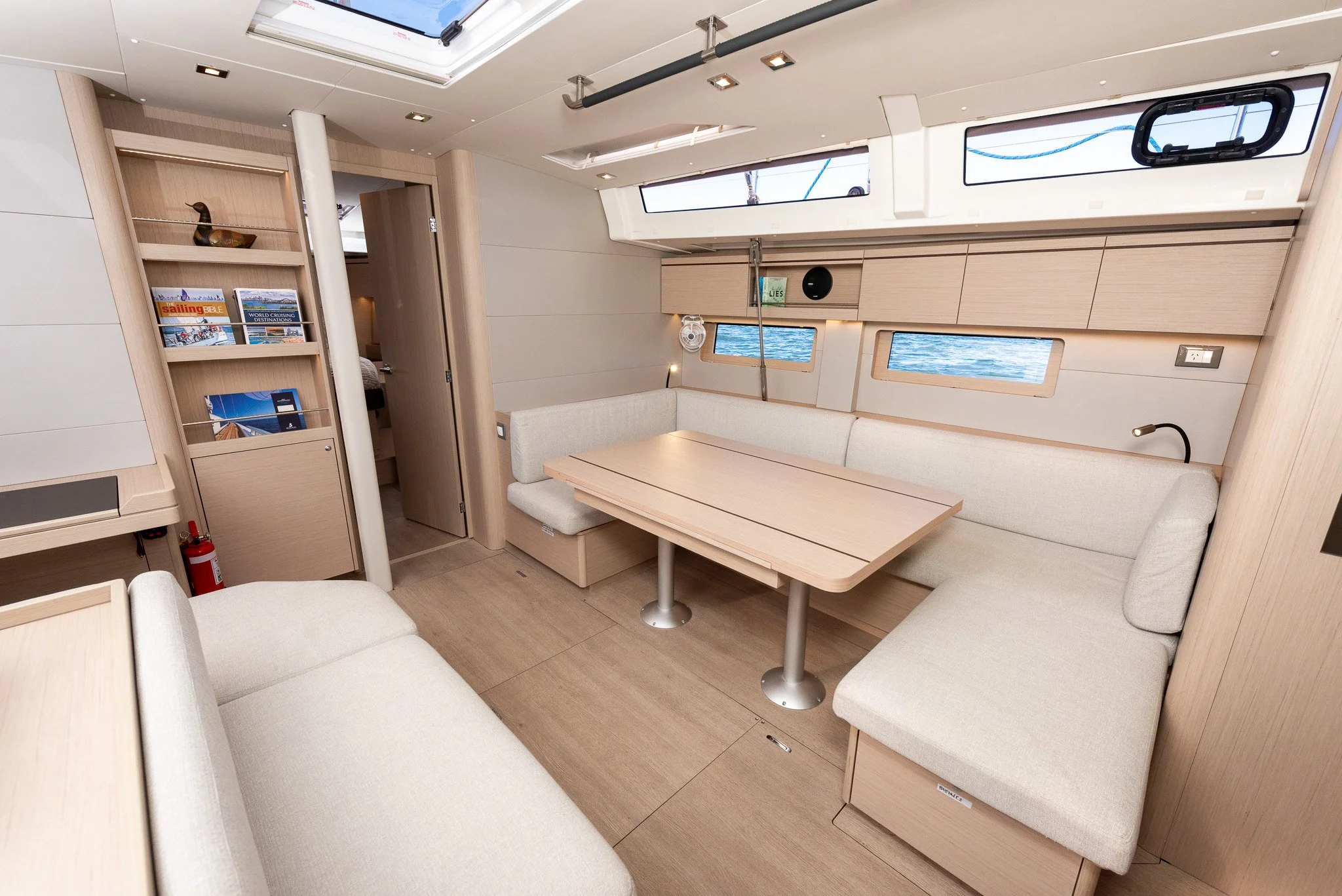 Oceanis 51.1-34.jpg