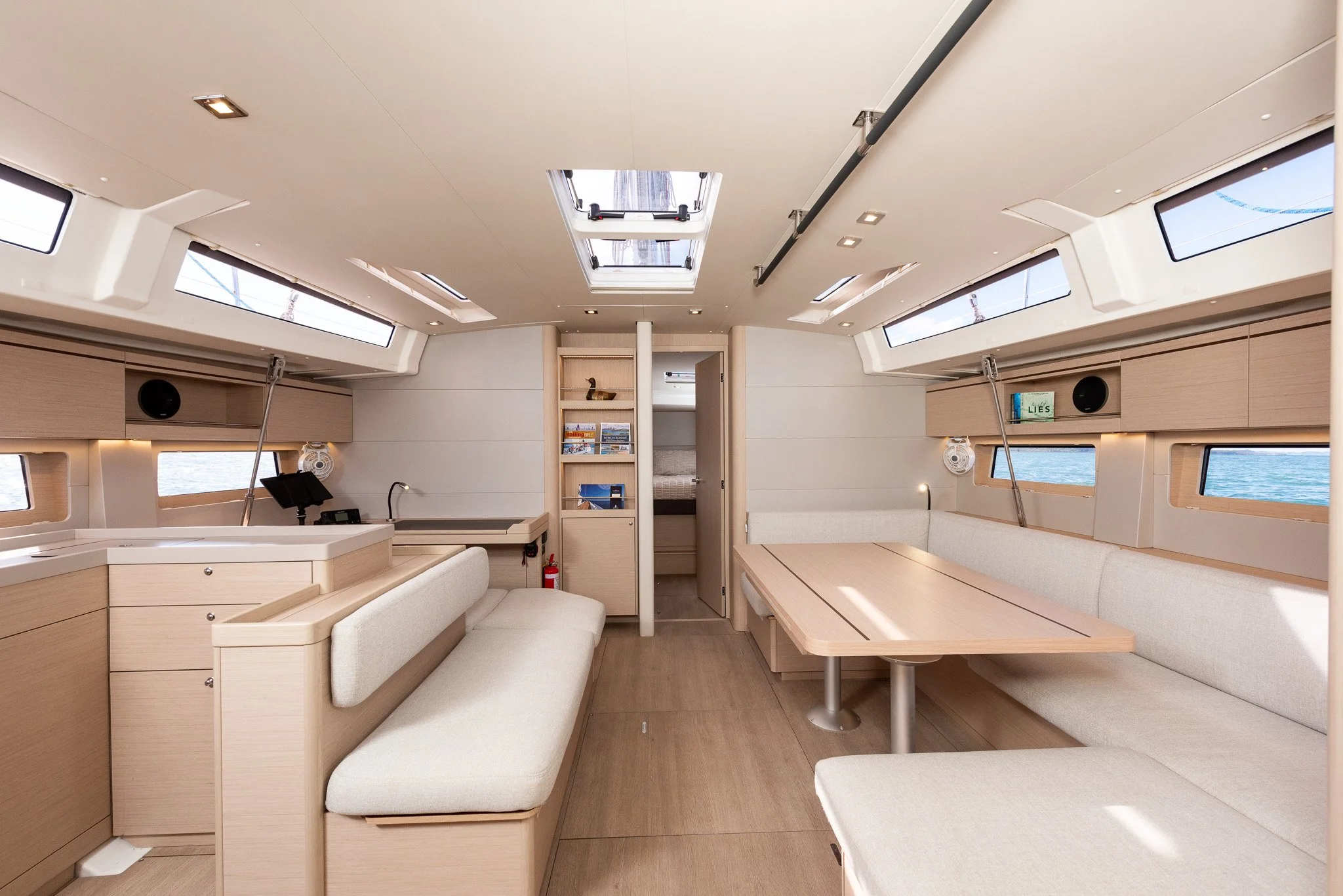 Oceanis 51.1-33.jpg