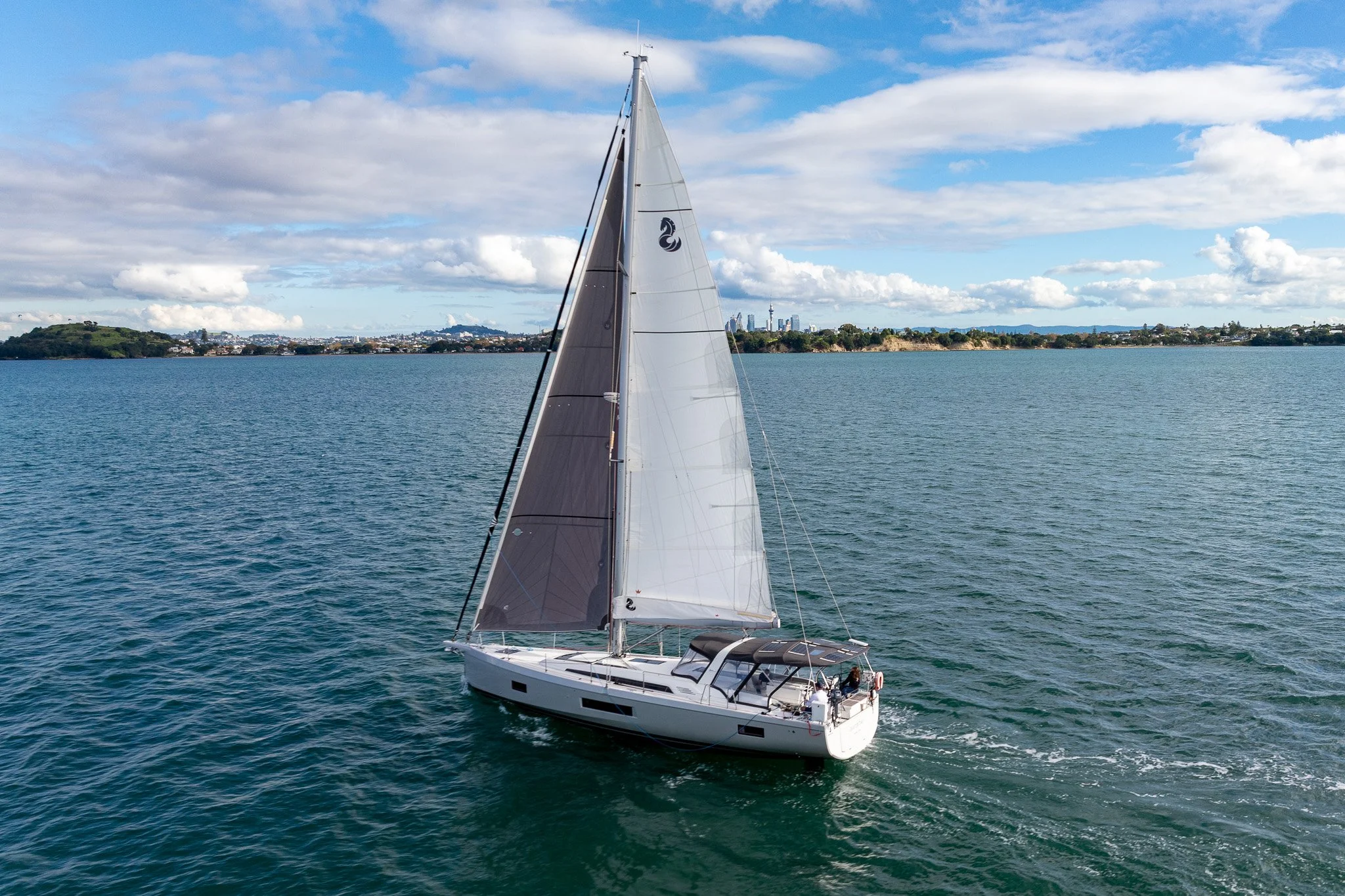Oceanis 51.1-8.jpg