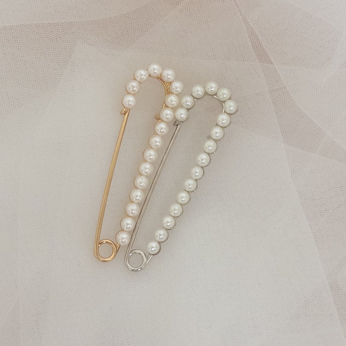 Bridal Dress Train Pin - Pearl