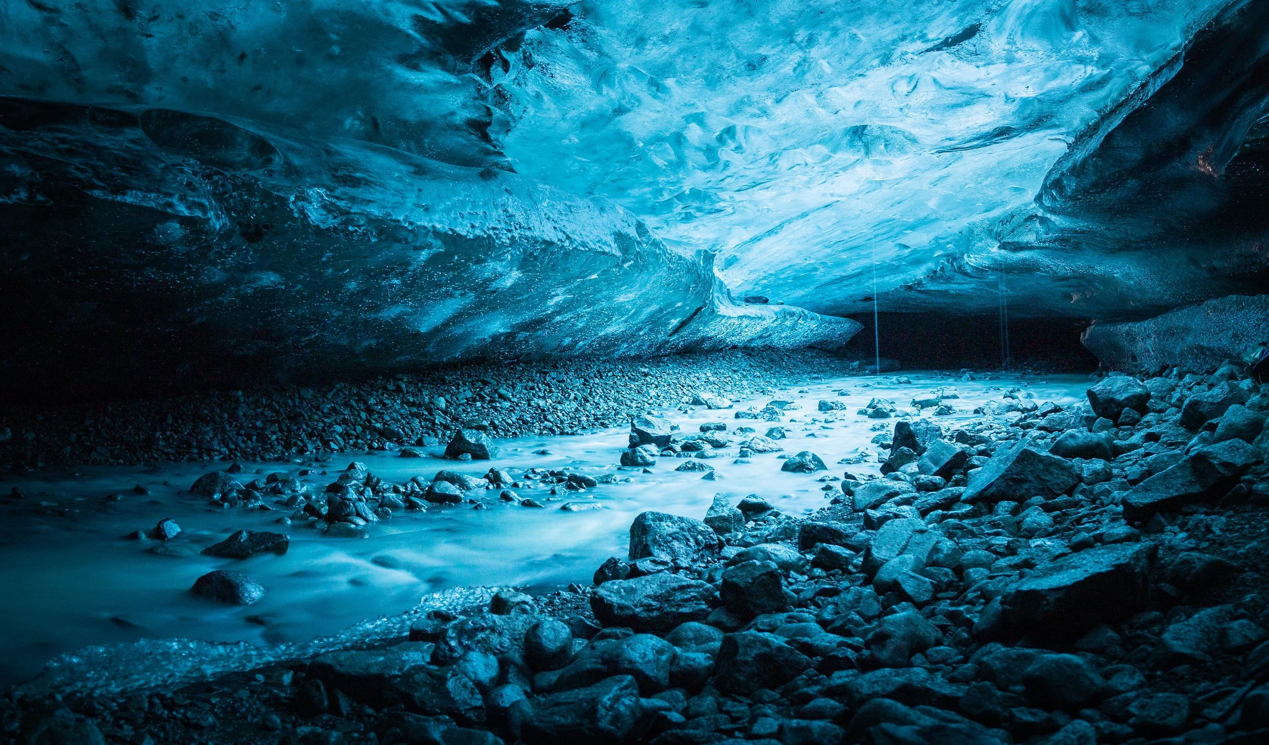 Iceland_Day4_icecaves_-2.jpeg