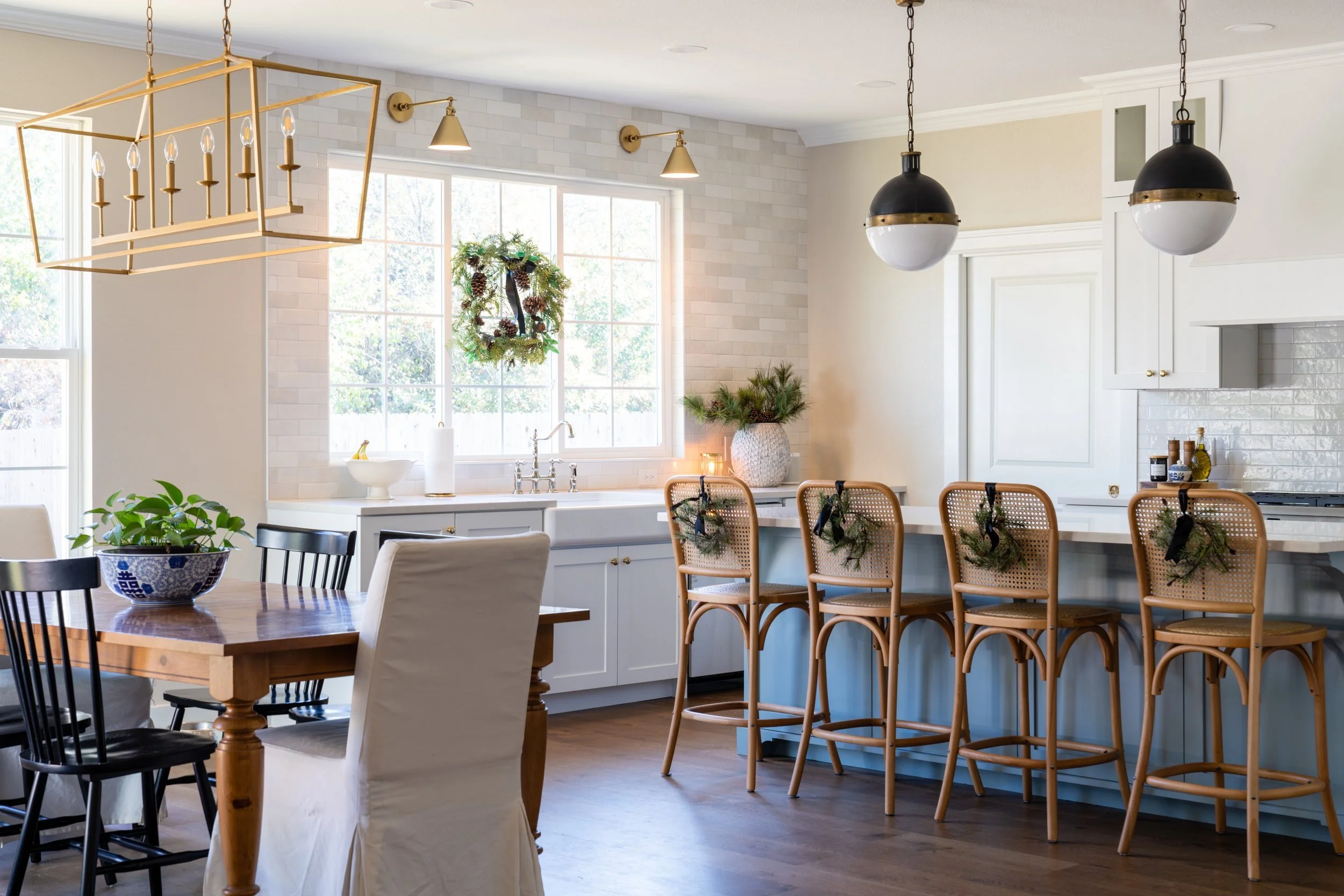 Trophy-Club-Addition-two-tone-kitchen-quartz-countertops-wall-sconce-lights-pendant-light-8.jpeg