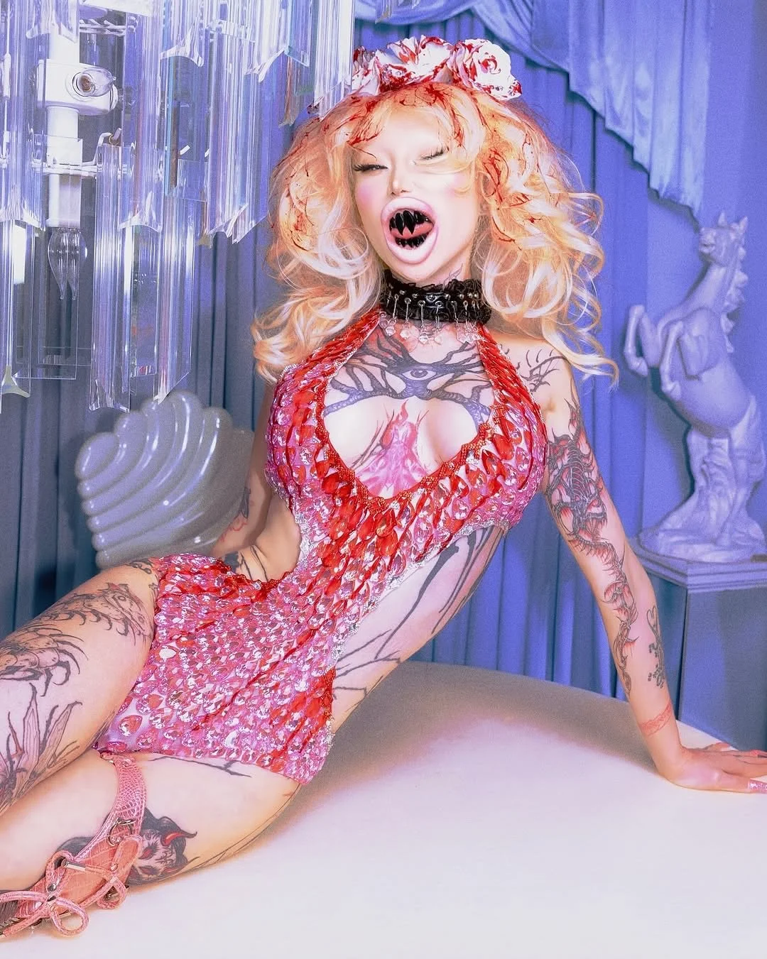 Reposting this gem from @vampirechinese 💖 the vibe is TOO good not to share 💋✨

&mdash;

&ldquo;What a spooky surprise! Just dropped my first ever song 🤐🩸🫶🏻🎀🖤 Stream PV$$Y OLYMPICS nowwwwwww 🩸🩸🩸🩸
📸 @loljeffweber at @thepowderroomstudiola