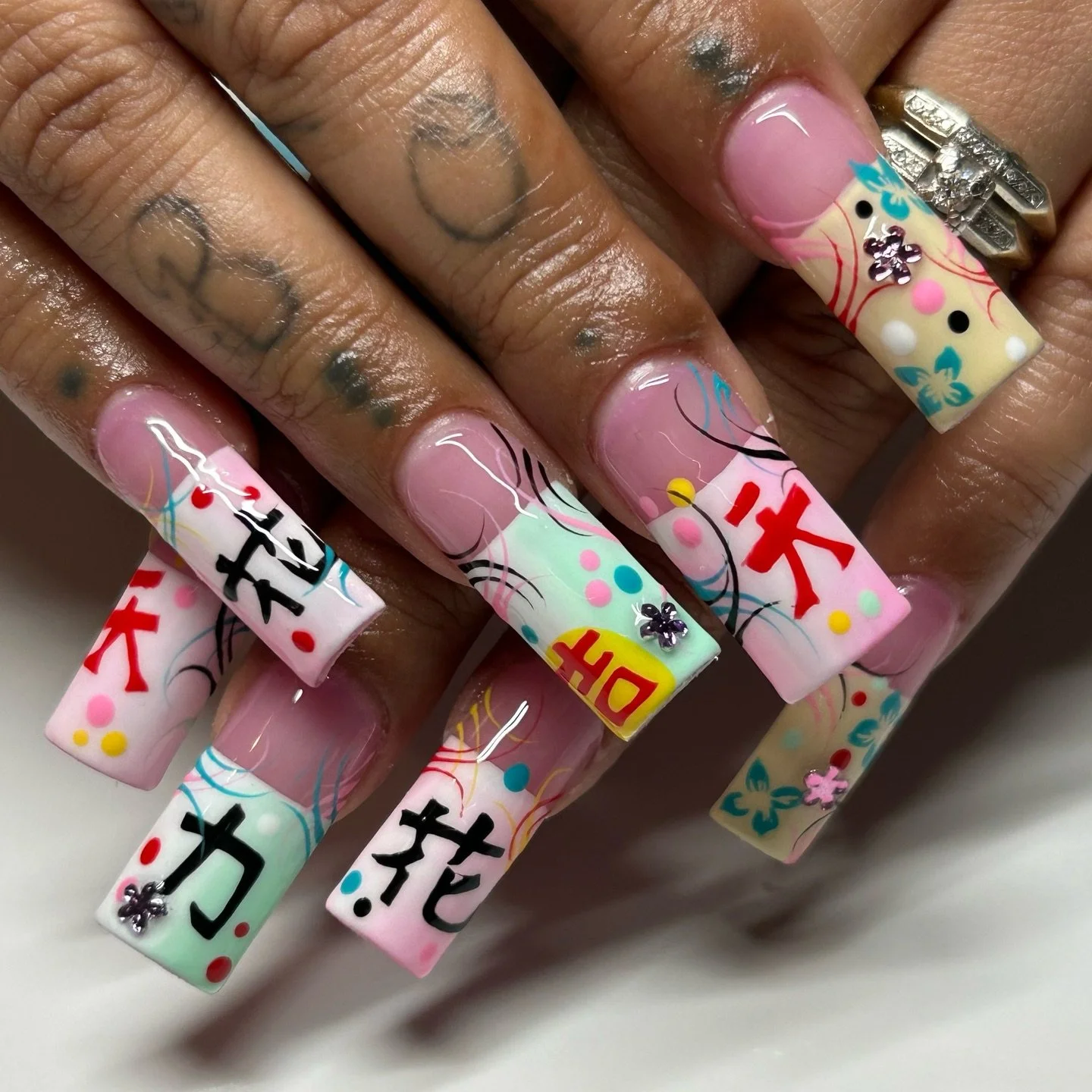 ☆ヾ(*&acute;・&forall;・)ﾉヾ(・&forall;・`*)ﾉ☆
@jadethomasiv 
@dabeautyyplugg for inspo ⭐️