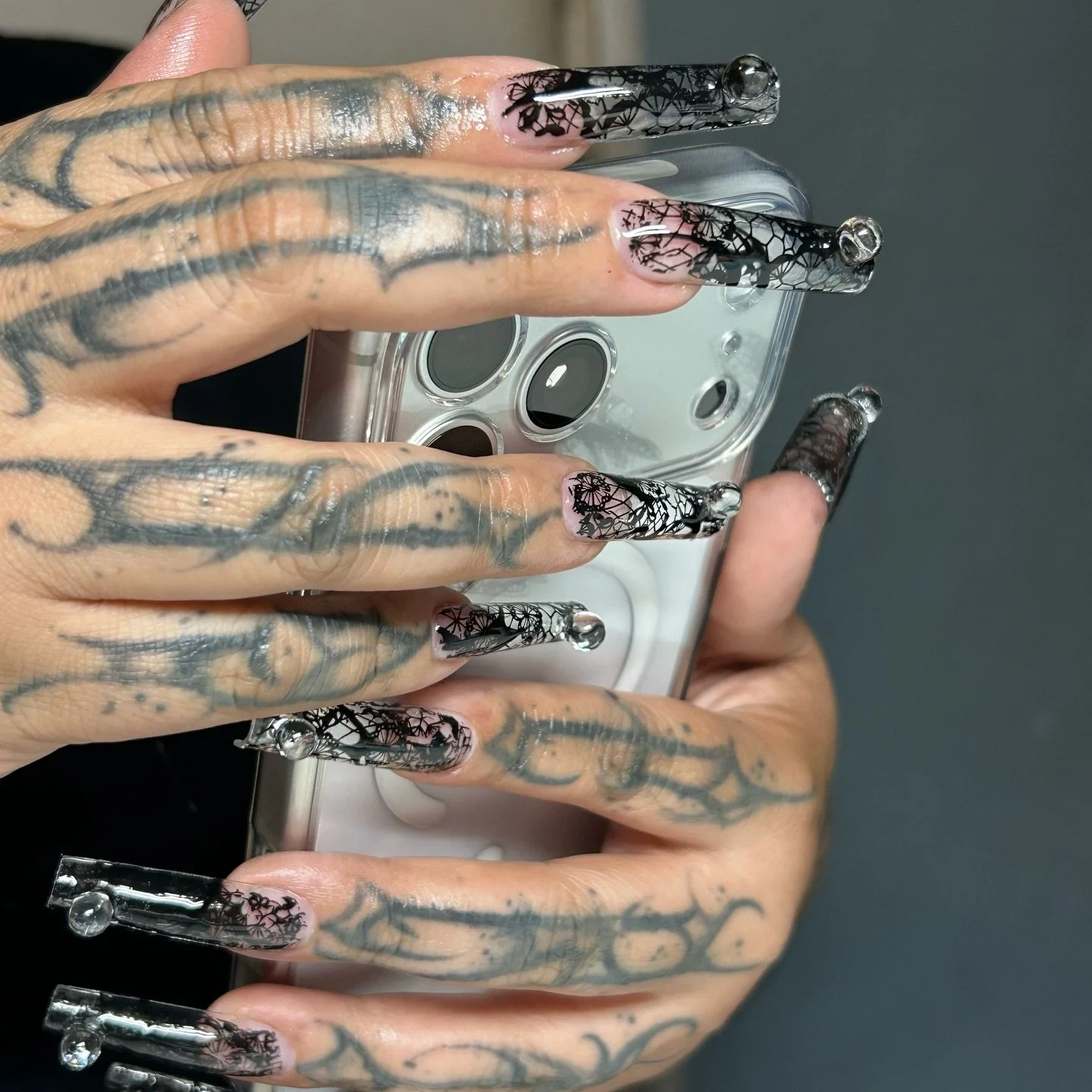 ໒( ~ ◔ ᴥ ◔ ~ )७