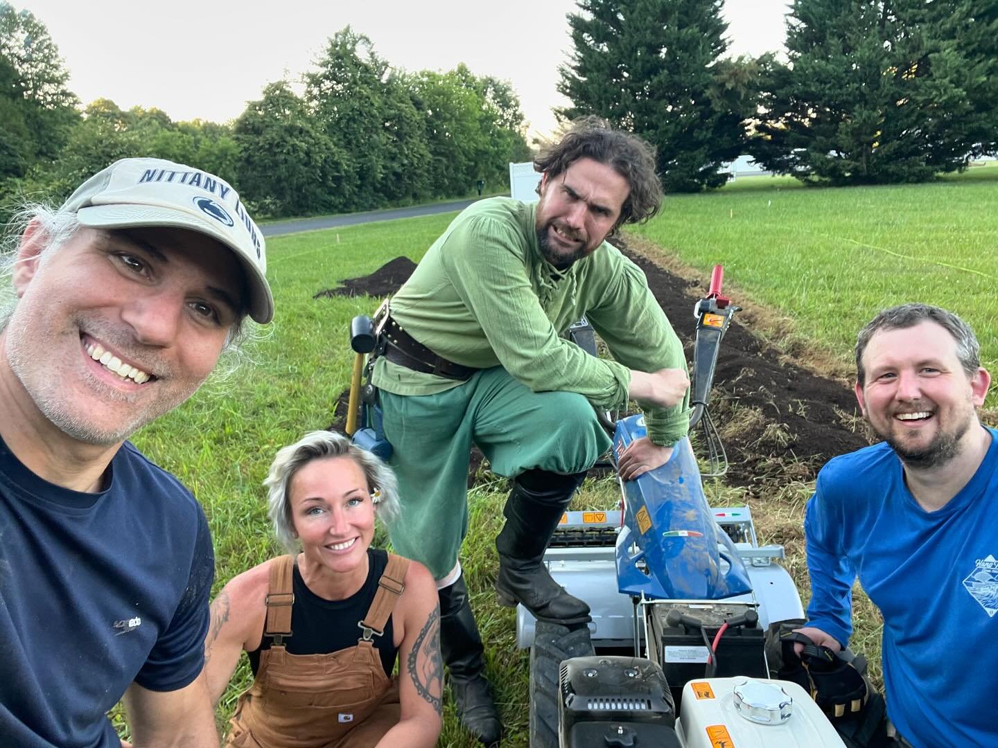 First full day together on the farm. Things didn&rsquo;t go exactly as planned but that&rsquo;s farming! #marketgardening #marketgarden #beginnerfarmers #workersowned #virginiafarm