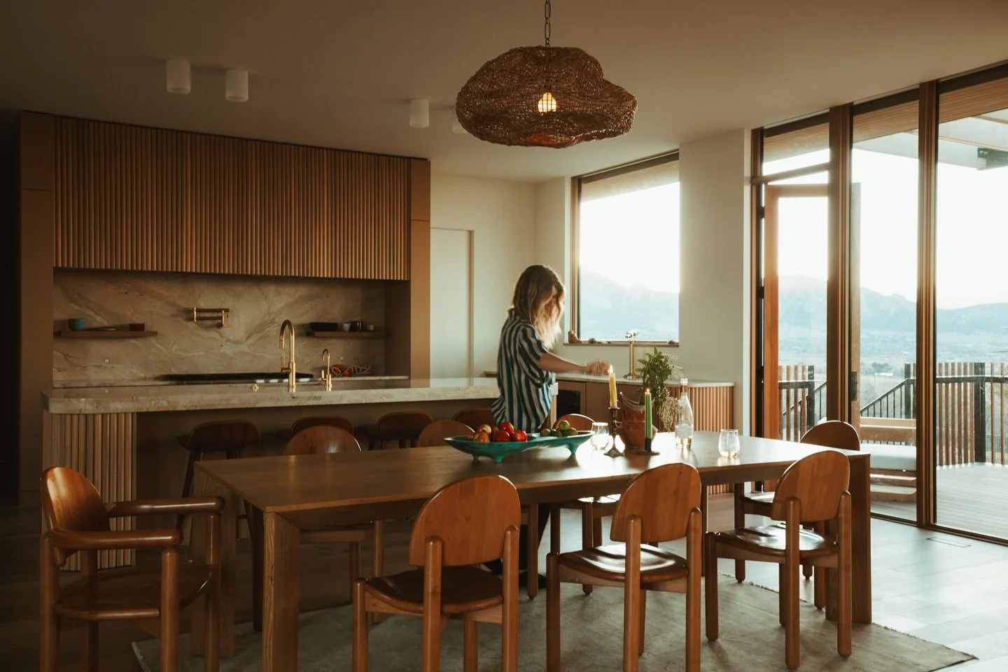 A favorite dining room moment from this year for the holidays 🕯️