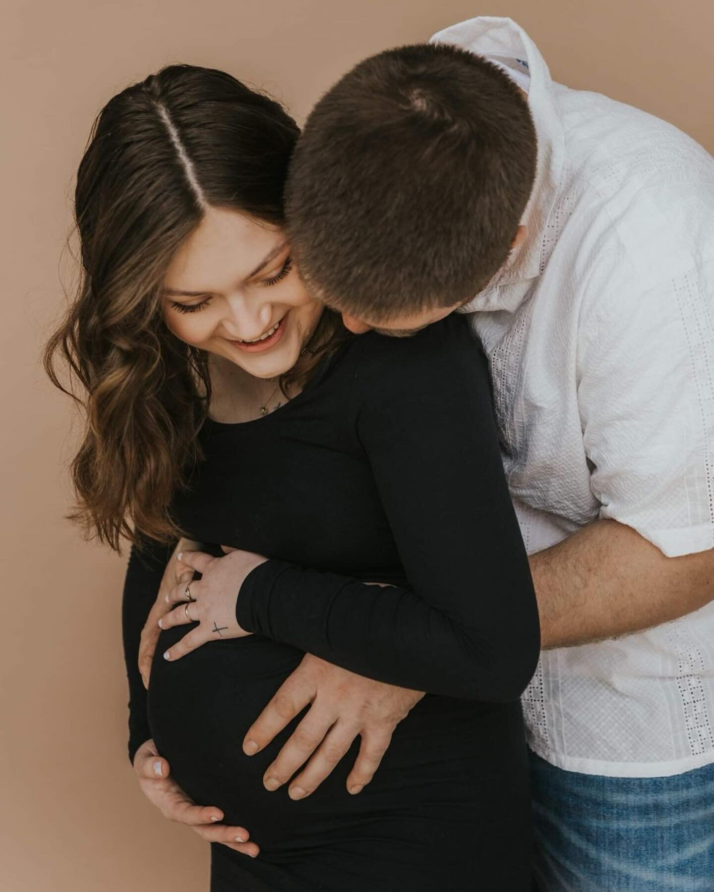I have been interested in doing more studio style sessions when the weather doesn&rsquo;t want to cooperate! I am so thankful that Alex and Rex were willing to embrace my creative ideas for their maternity shoot! I just love how these turned out!! Wh
