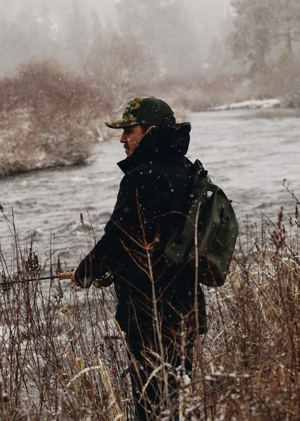 Dry sling bag
