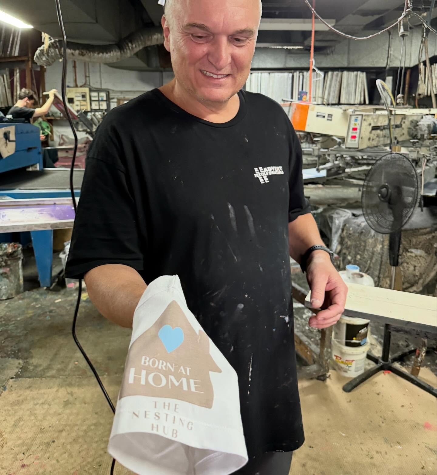 Each of our Nesting Hub Families are given a little something from their Midwife&hellip;, and we just LOVE our new batch of Nesting Hub Vests that we collected today!! 🤩

Thank you so much to Daniel and his team at Advert Textile Printing in Brookva