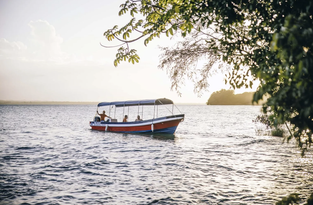 Tikal-la-lancha-Guatemala-Travel-Luxury-Tour-6.png