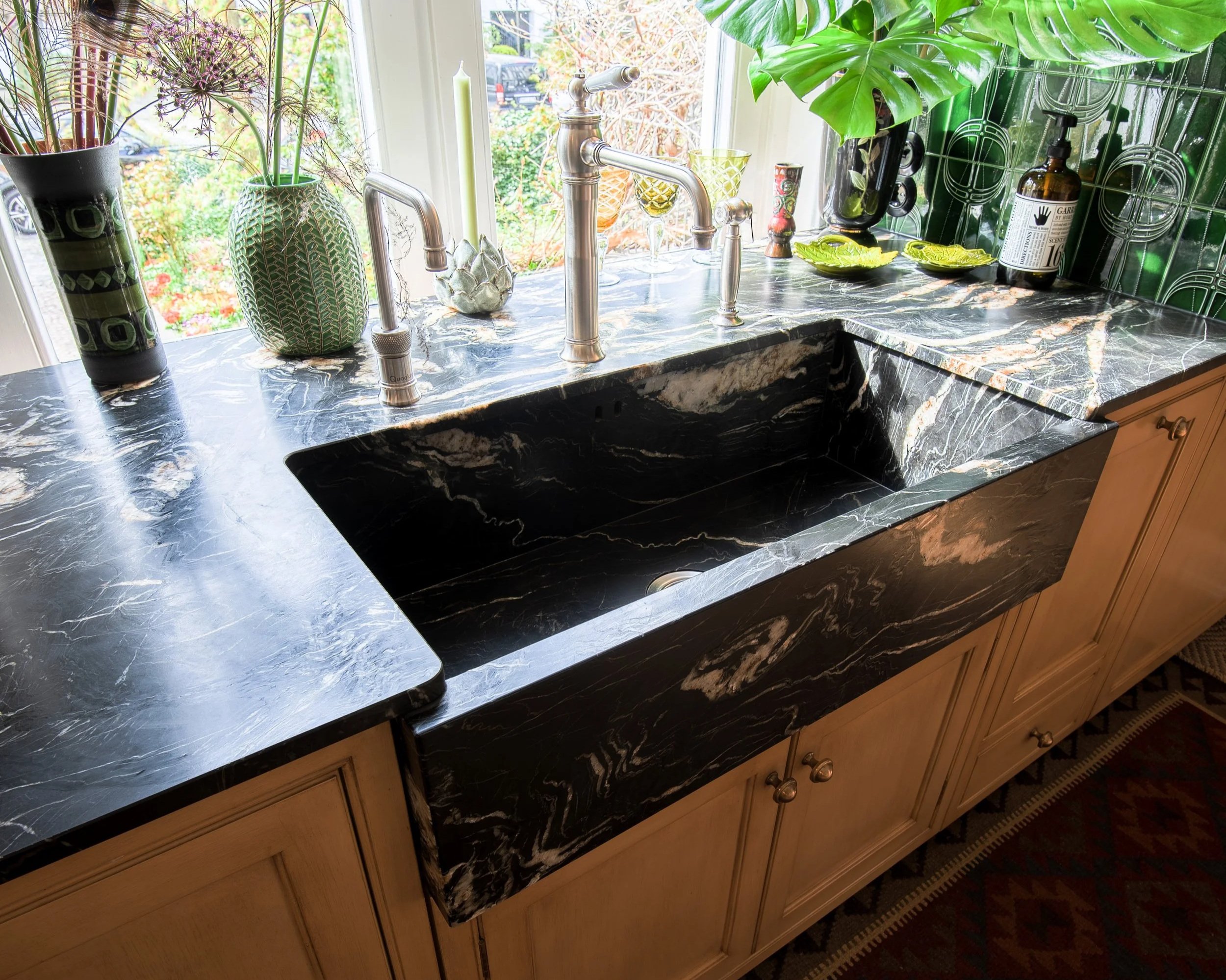 Black Mamba Granit Arbeitsplatte und Becken